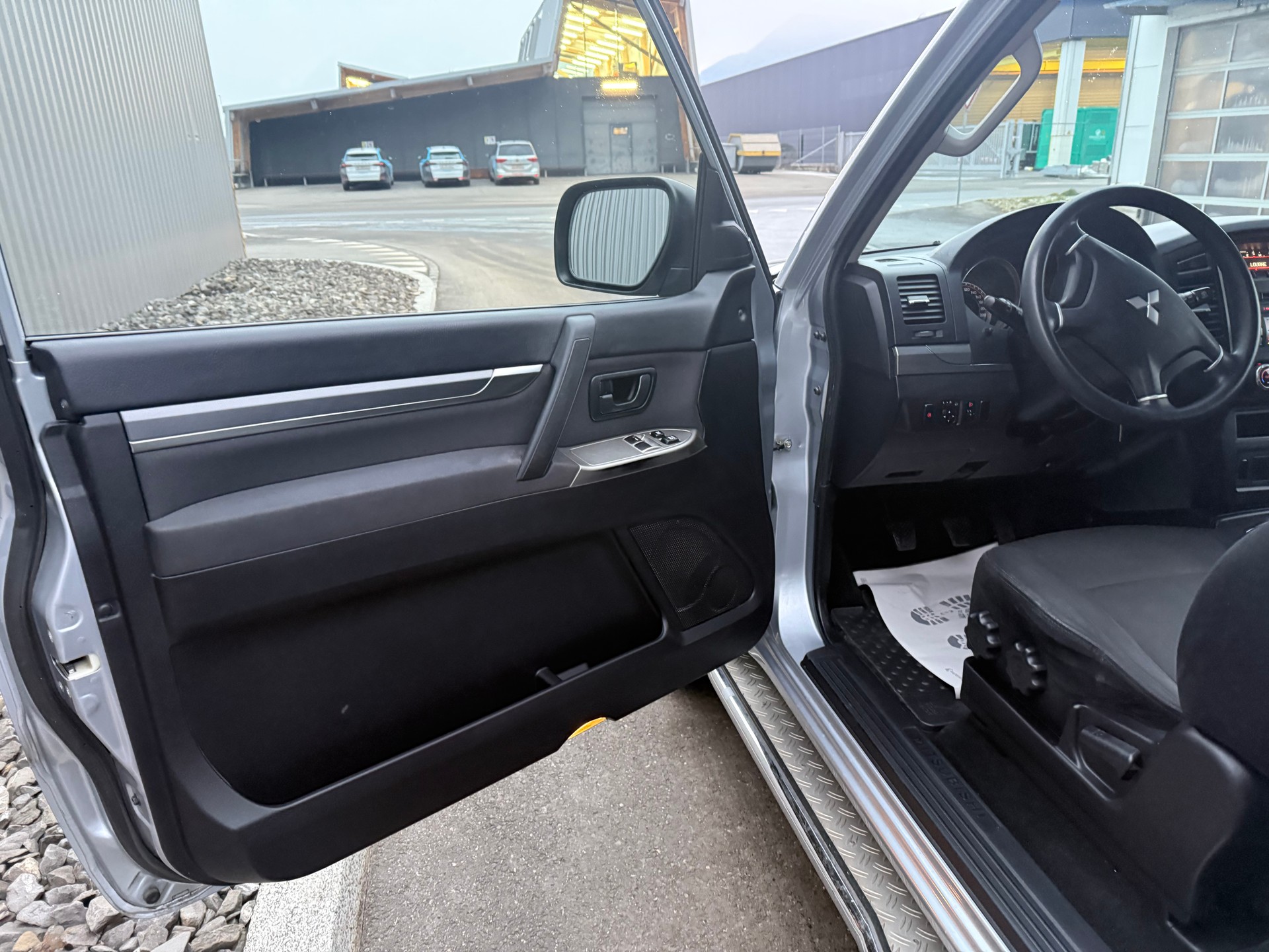 MITSUBISHI Pajero 3.2 DI-D Super Jubilé-image-11