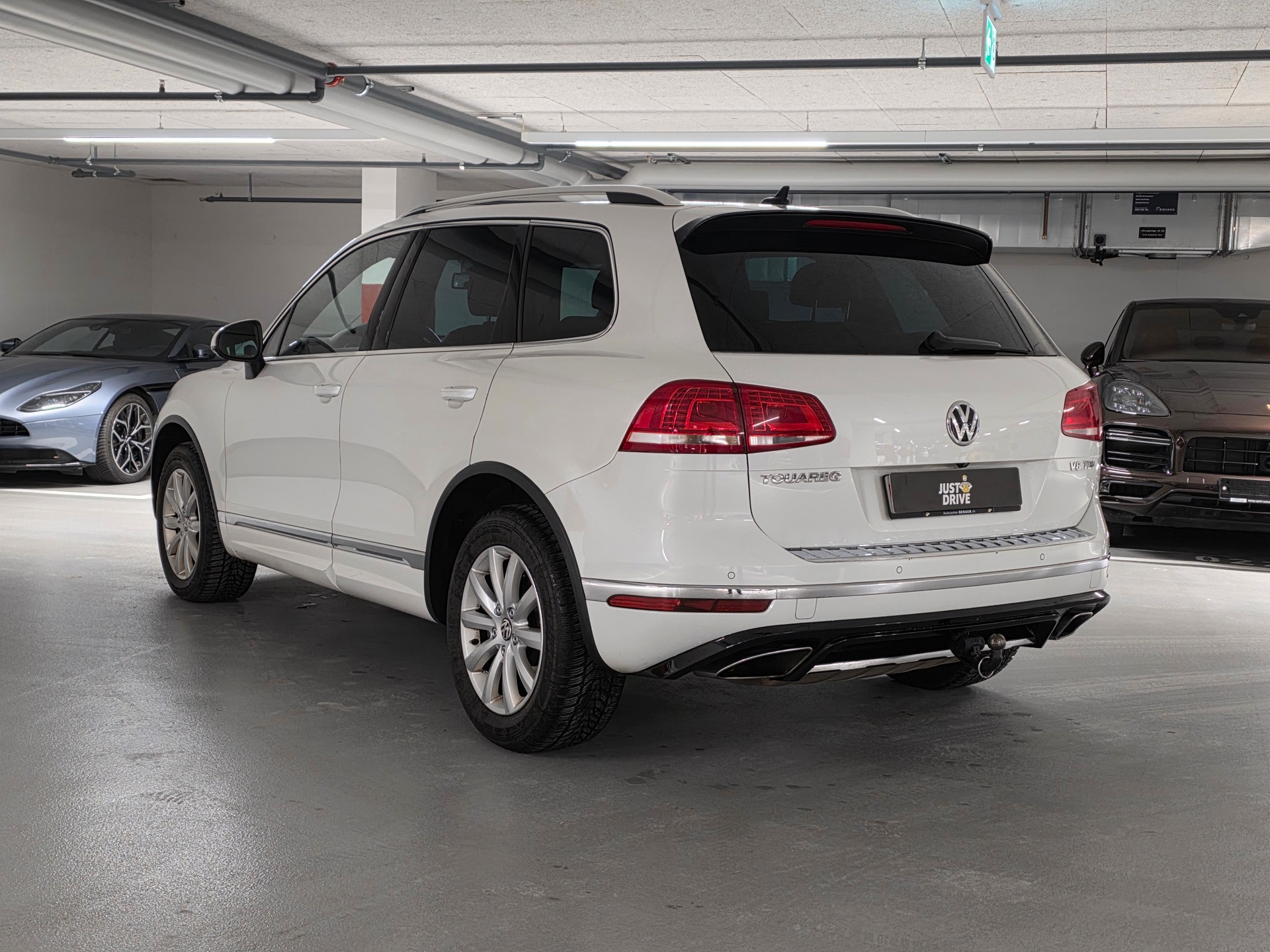 VW Touareg 4.2 TDI Tiptronic-image-6