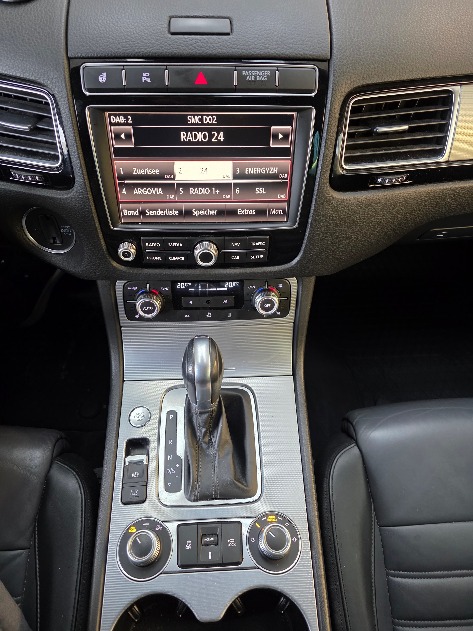VW Touareg 4.2 TDI Tiptronic-image-13
