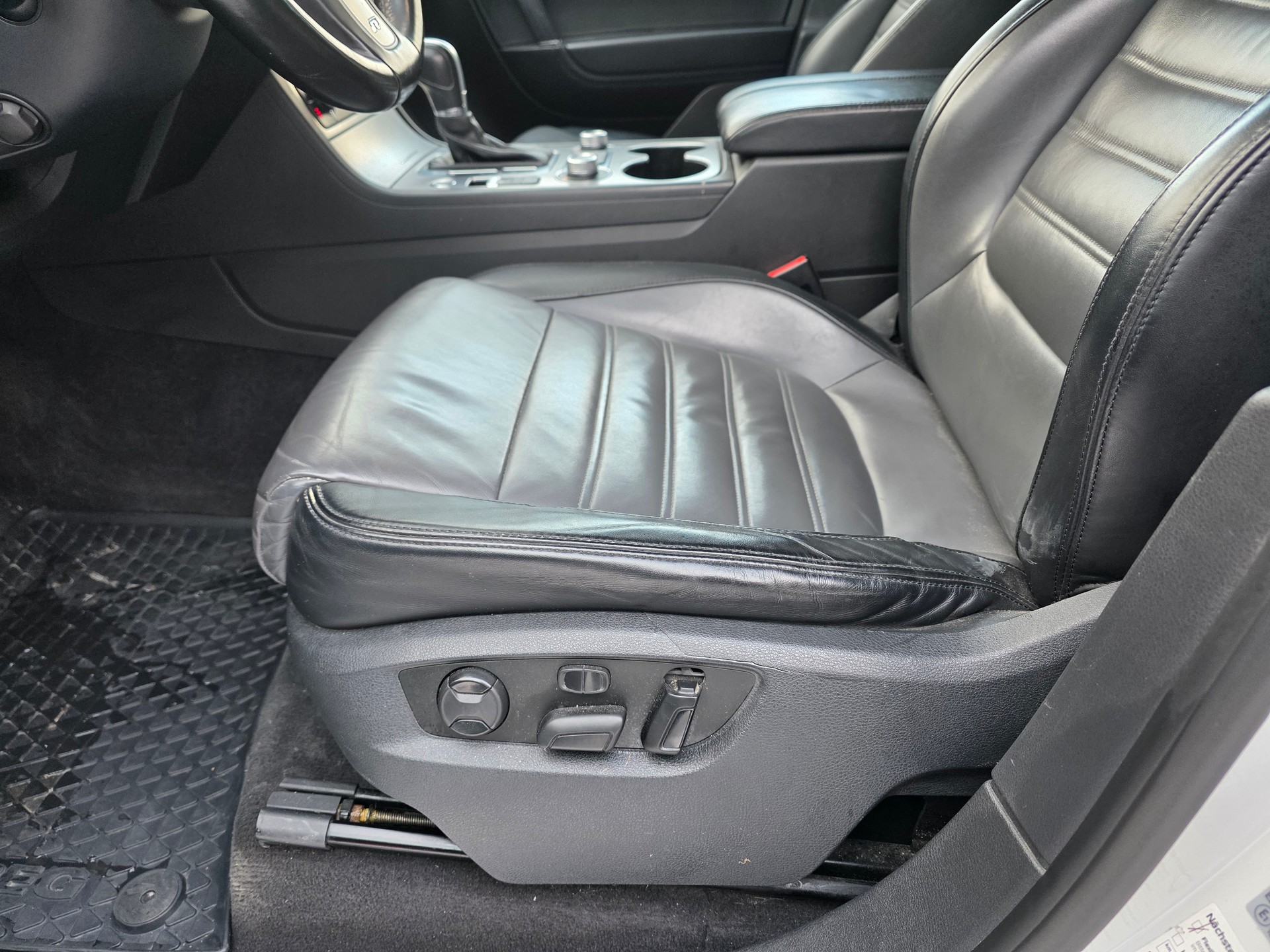 VW Touareg 4.2 TDI Tiptronic-image-9
