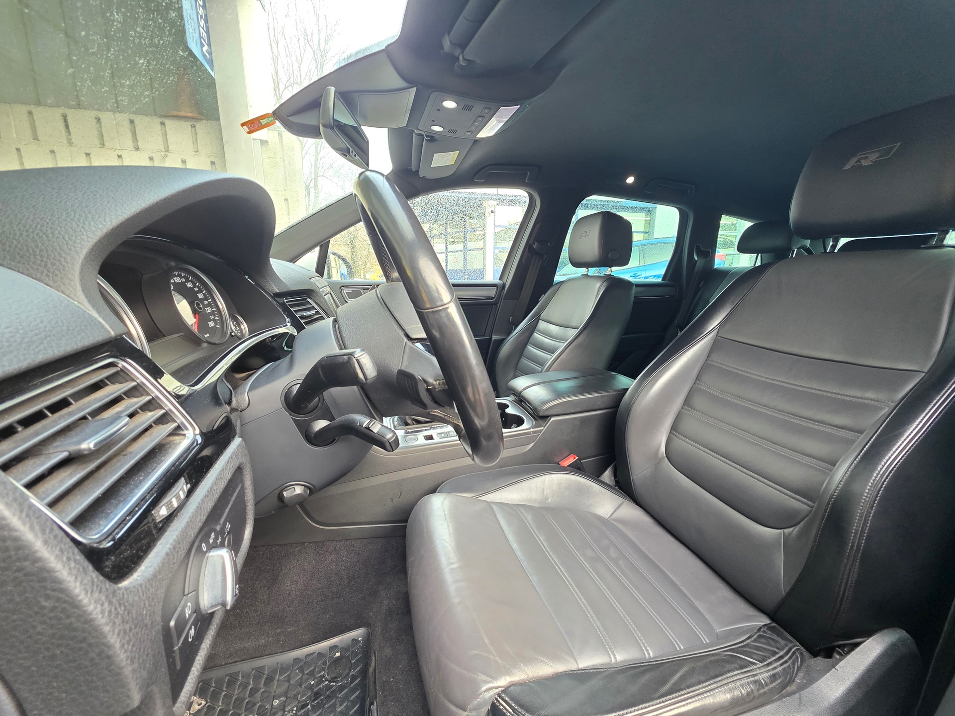 VW Touareg 4.2 TDI Tiptronic-image-14
