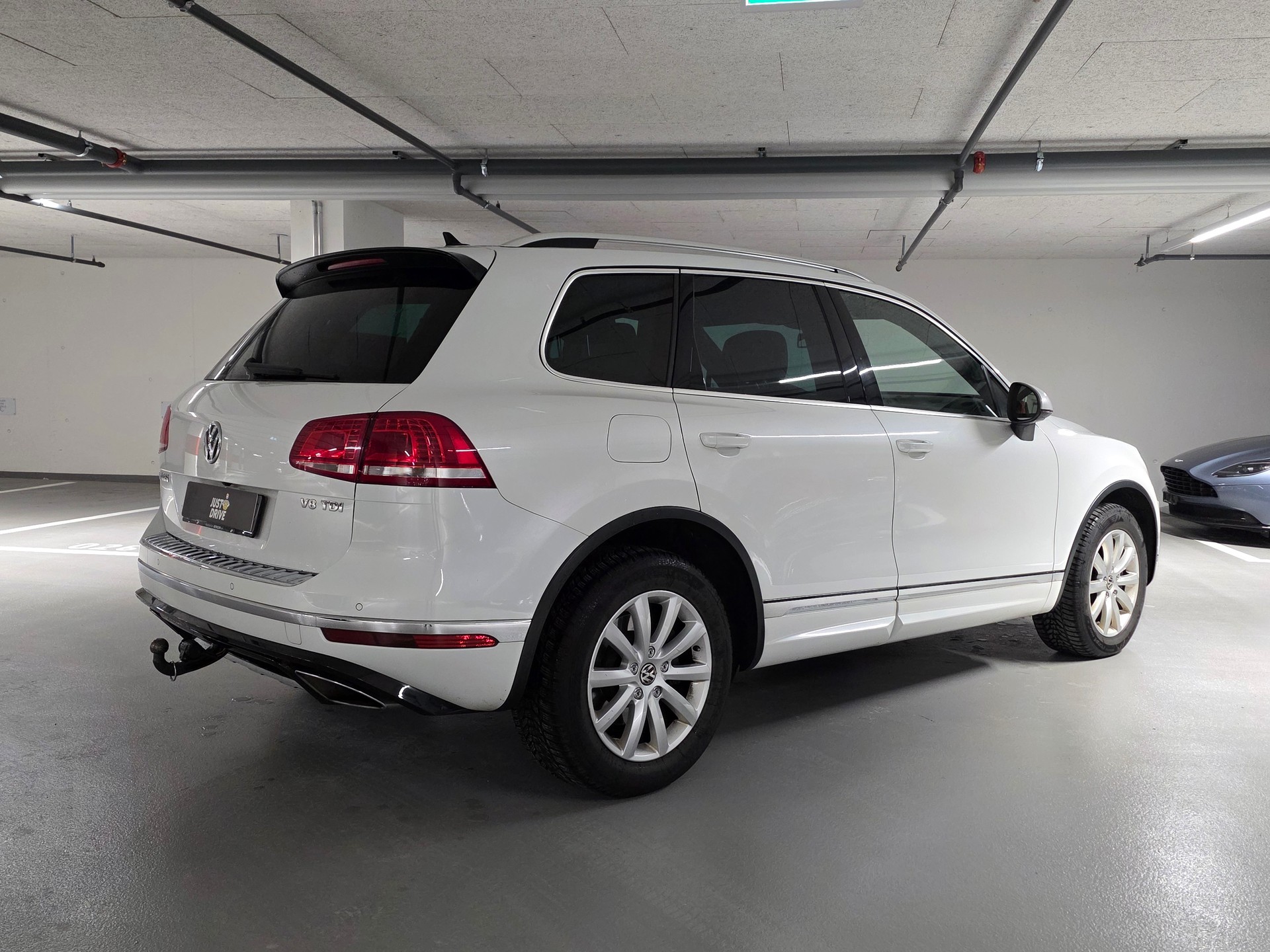 VW Touareg 4.2 TDI Tiptronic-image-4