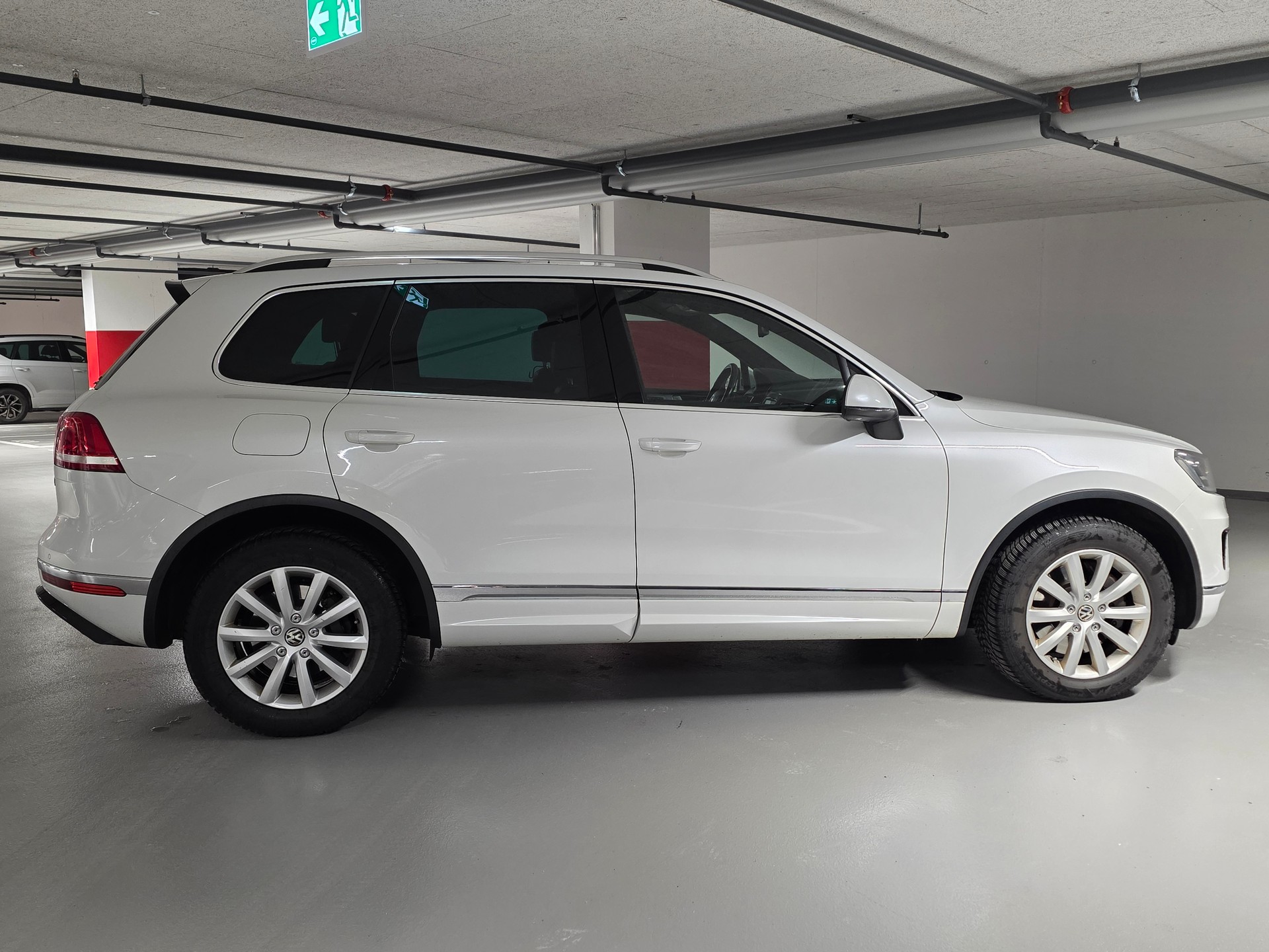 VW Touareg 4.2 TDI Tiptronic-showroom-element-3