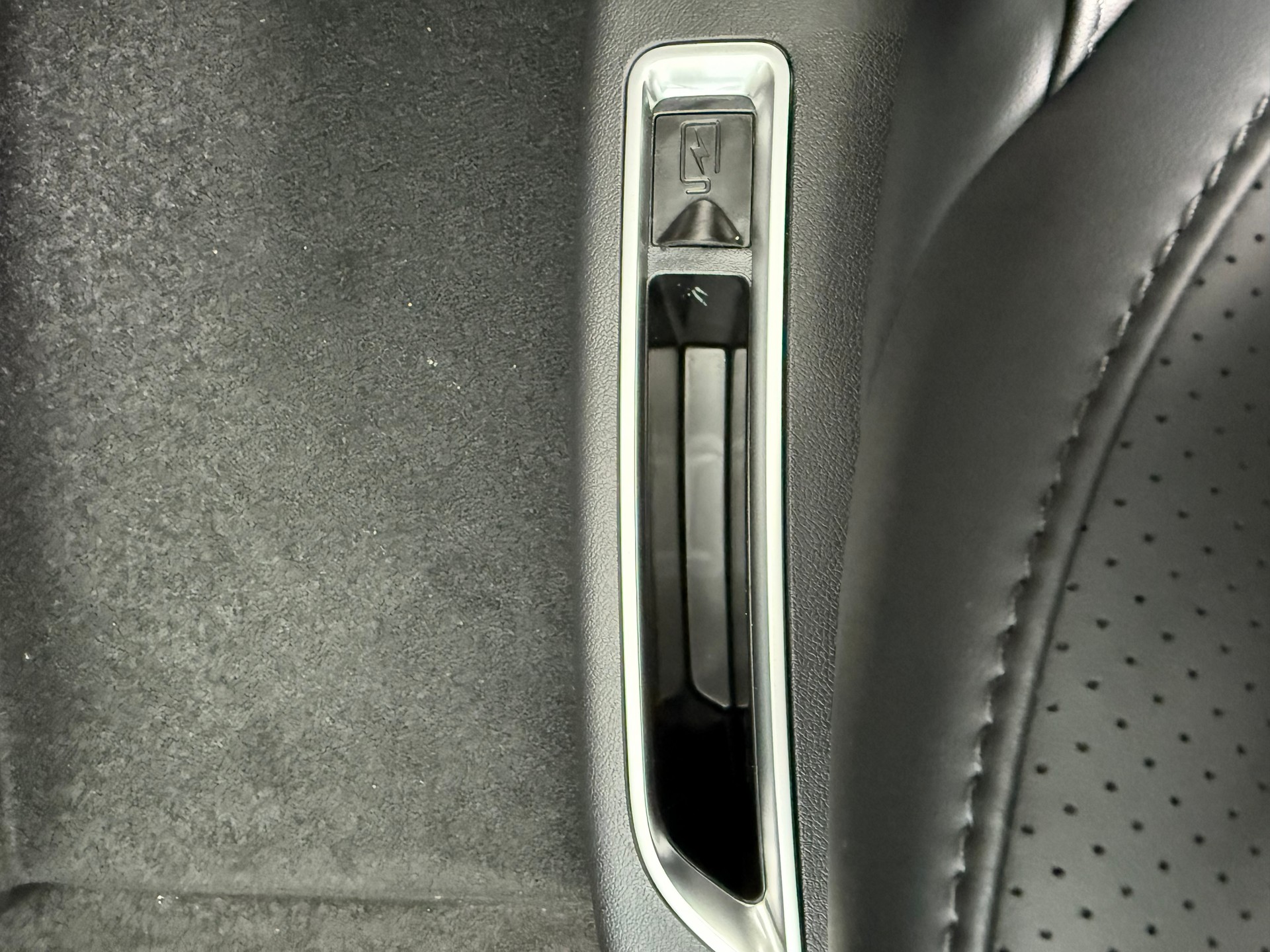 FORTHING 4 U-Tour 1.5 Turbo PHEV !! 7 Years Warranty !!-image-24
