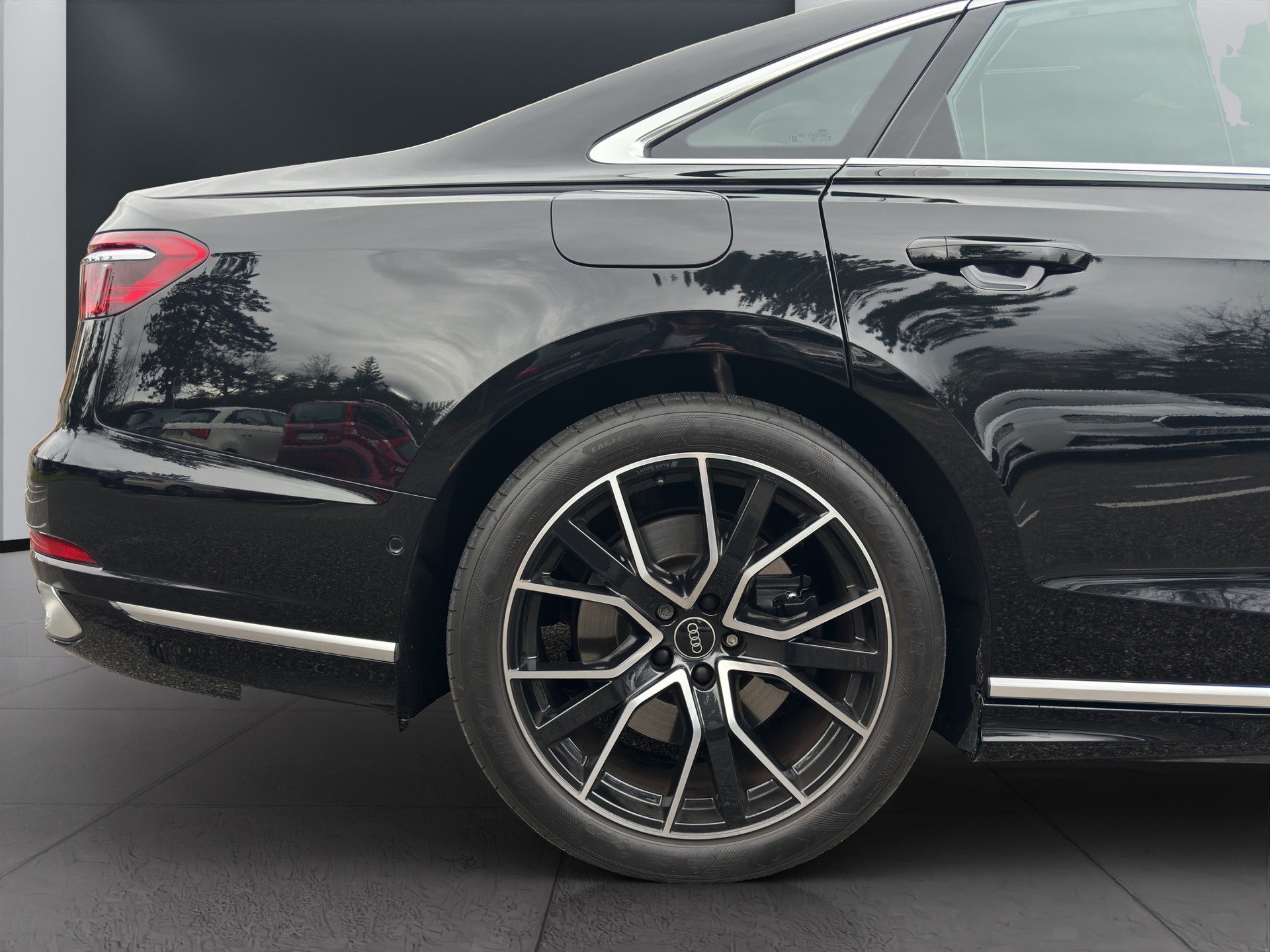 AUDI A8 60 TFSI e quattro tiptronic-image-20
