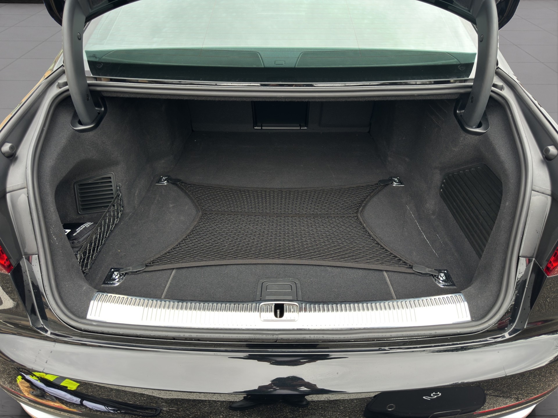 AUDI A8 60 TFSI e quattro tiptronic-image-15