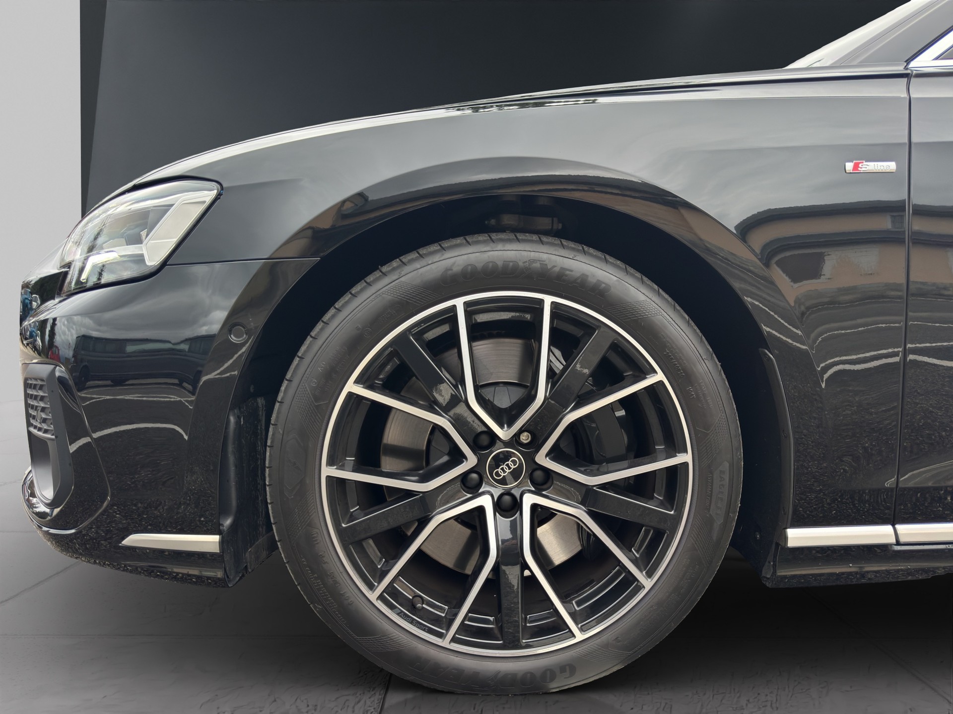 AUDI A8 60 TFSI e quattro tiptronic-image-17