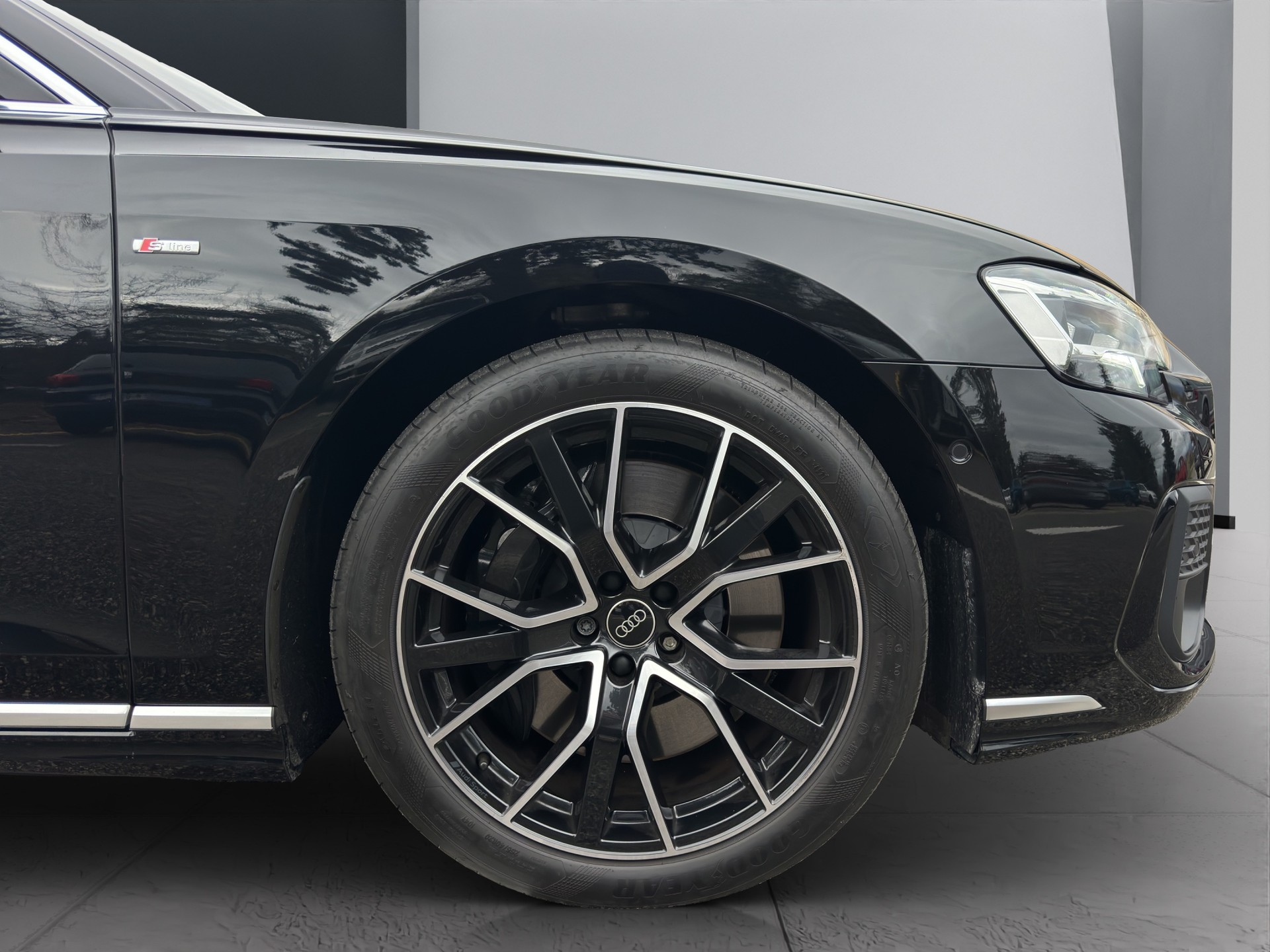 AUDI A8 60 TFSI e quattro tiptronic-image-18