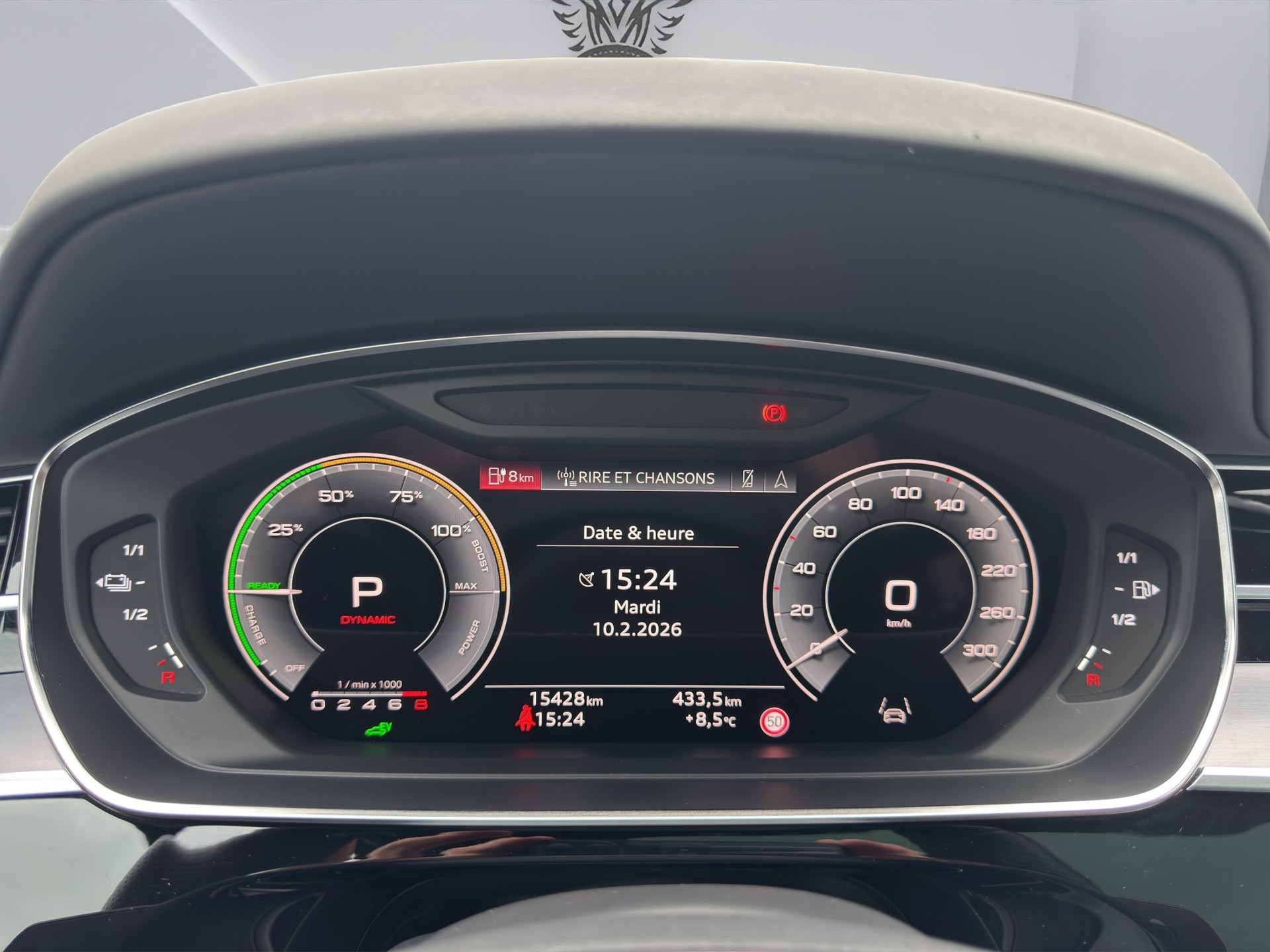 AUDI A8 60 TFSI e quattro tiptronic-image-10