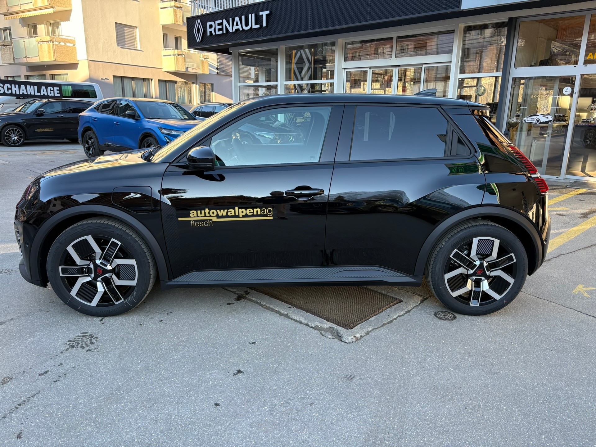 RENAULT R5 E-Tech CR 52kWh Techno-image-5