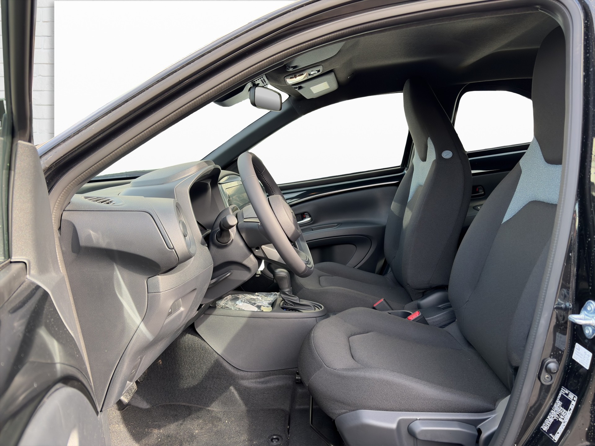 TOYOTA Aygo X 1.5 Comfort e-CVT-showroom-element-3