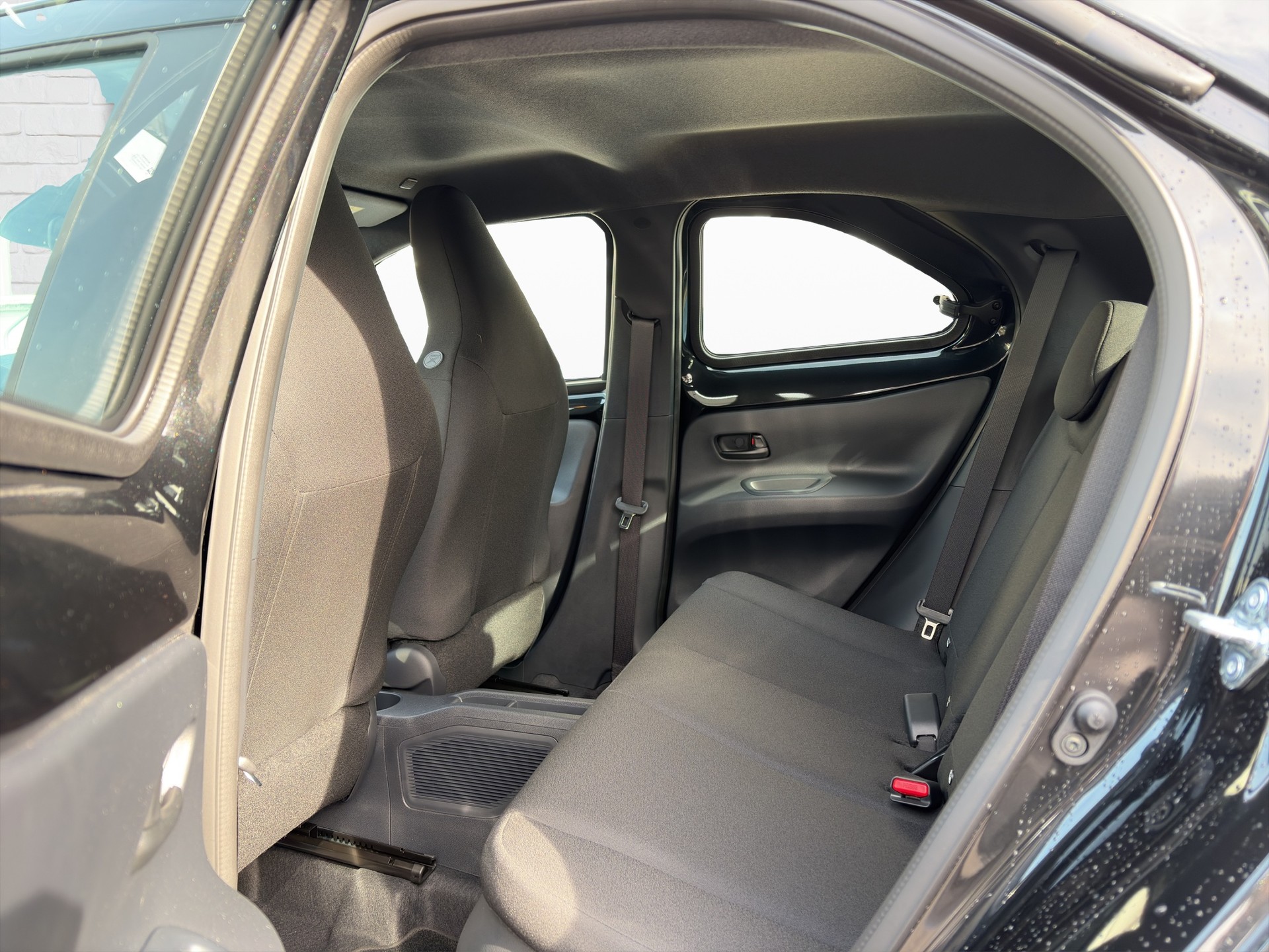 TOYOTA Aygo X 1.5 Comfort e-CVT-image-7