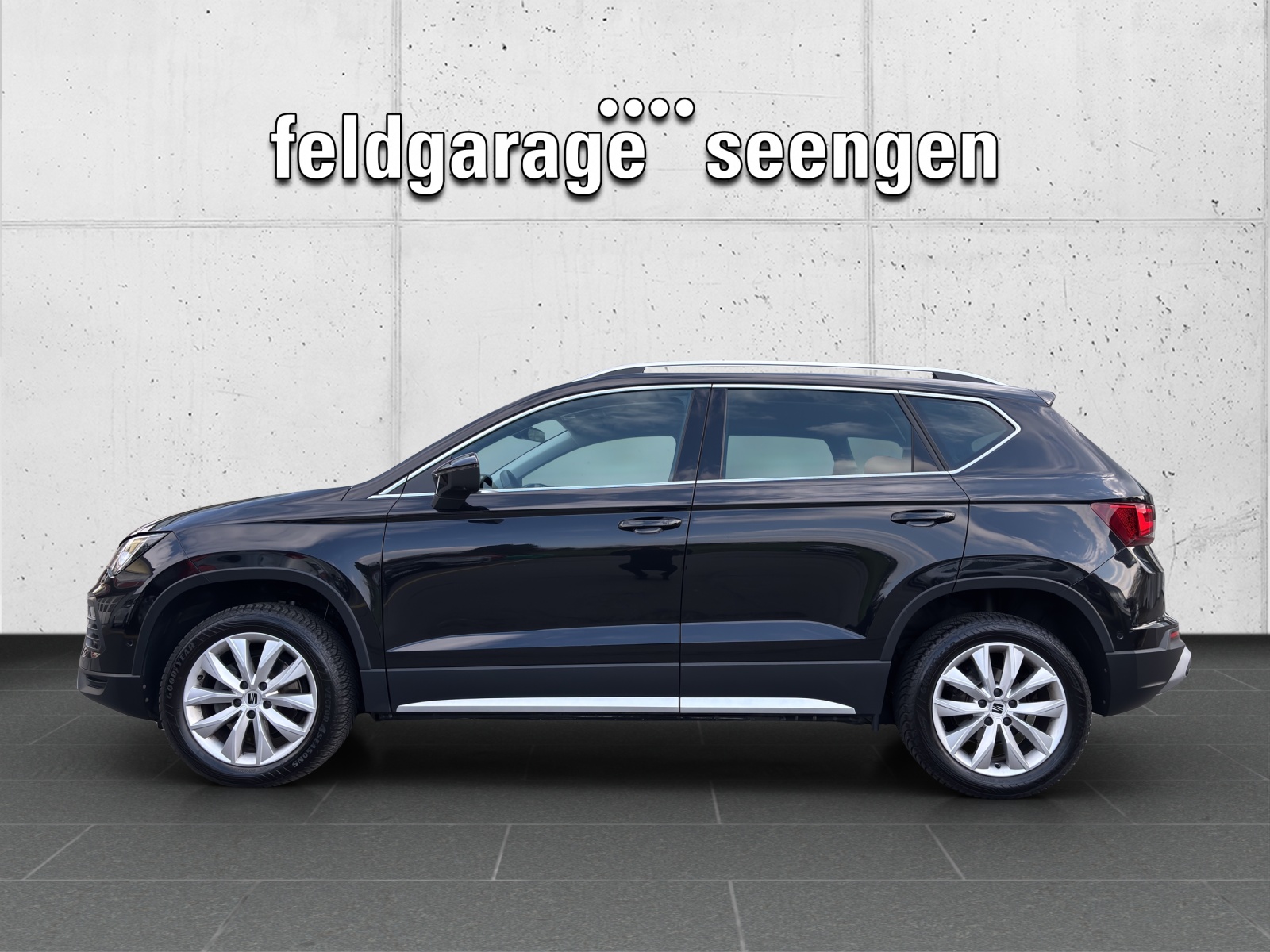 SEAT Ateca 1.5 TSI EVO DSG Xperience mit LED-Scheinwerfer und Rückfahrkamrea-showroom-element-1