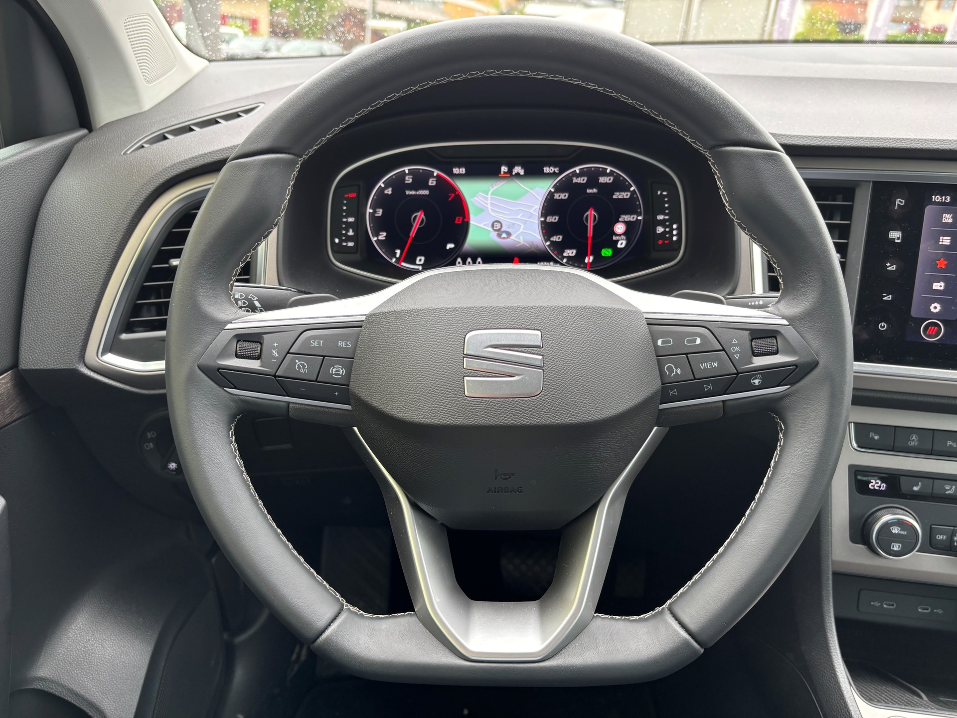 SEAT Ateca 1.5 TSI EVO DSG Xperience mit LED-Scheinwerfer und Rückfahrkamrea-image-12