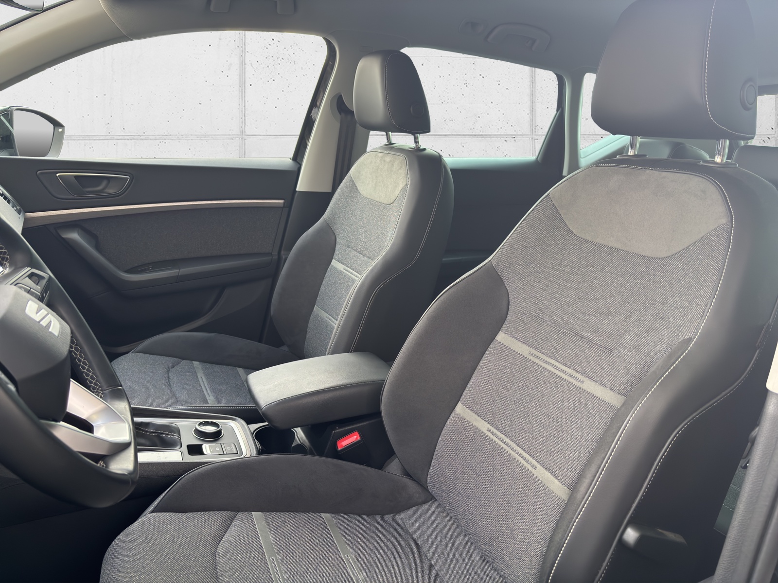 SEAT Ateca 1.5 TSI EVO DSG Xperience mit LED-Scheinwerfer und Rückfahrkamrea-image-27