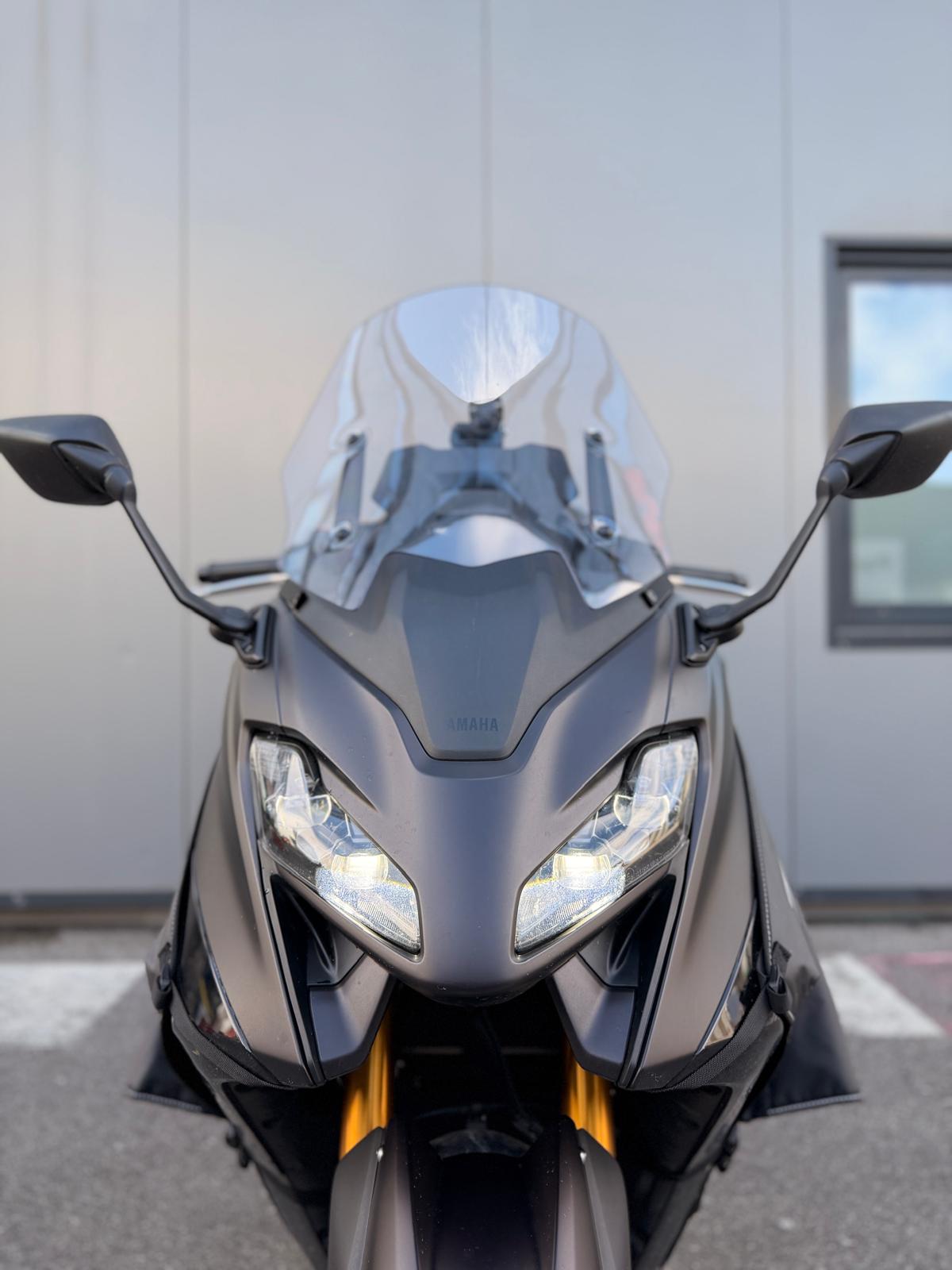 YAMAHA T-MAX XP 560-showroom-element-3