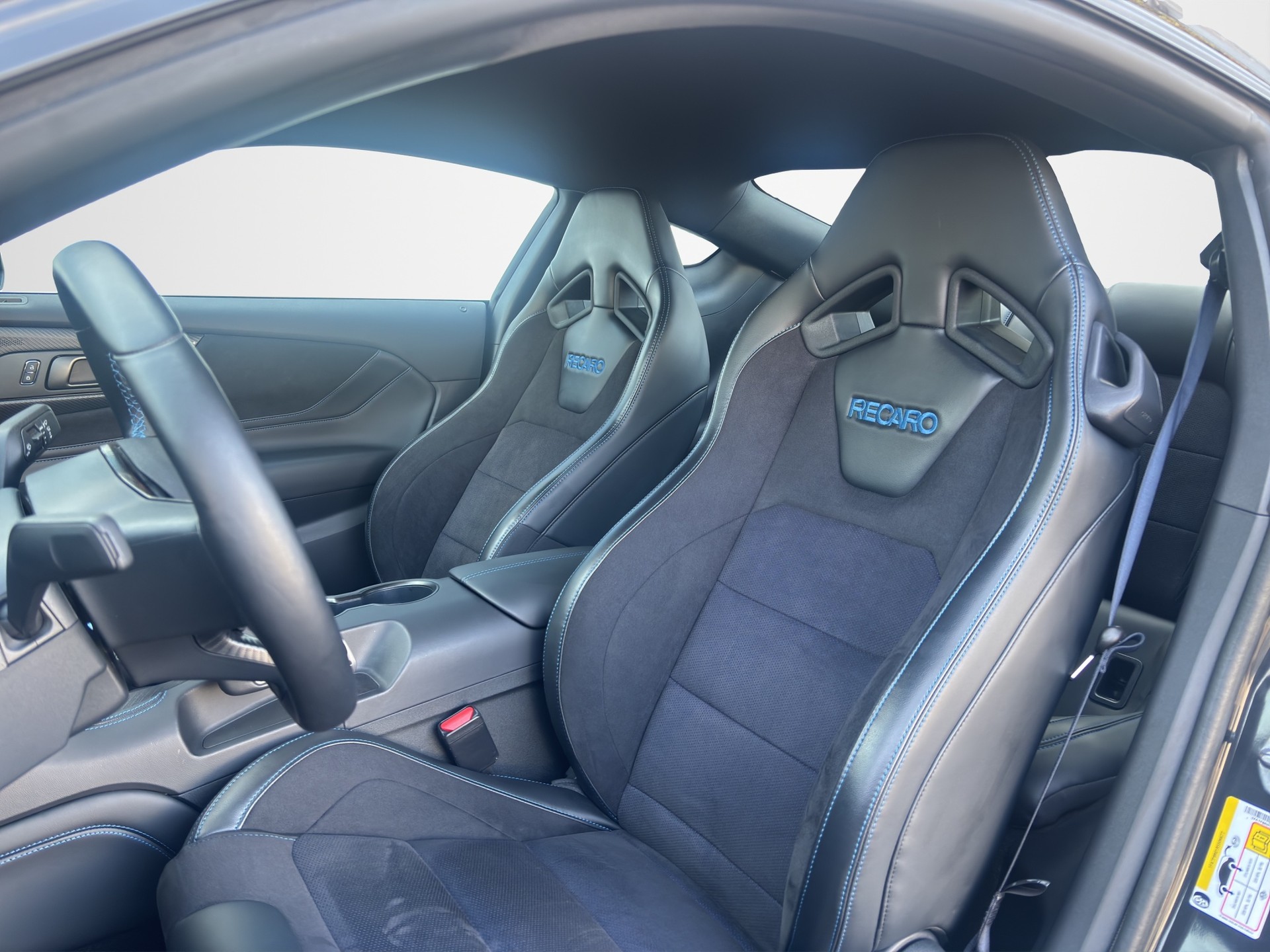 FORD Mustang Coupé 5.0 V8 Dark Horse-image-5
