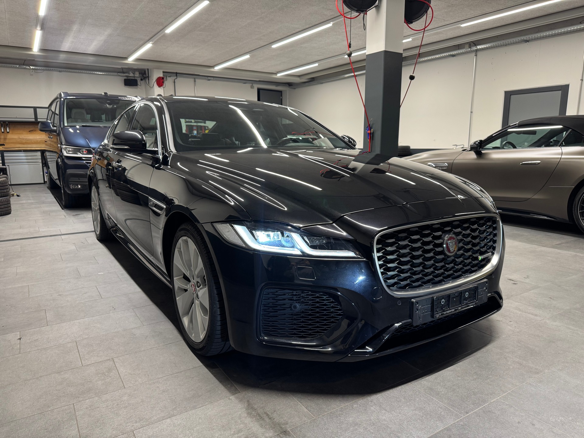 JAGUAR XF P250 5 Jahre Werksgarantie ab 1. Inv.-image-4