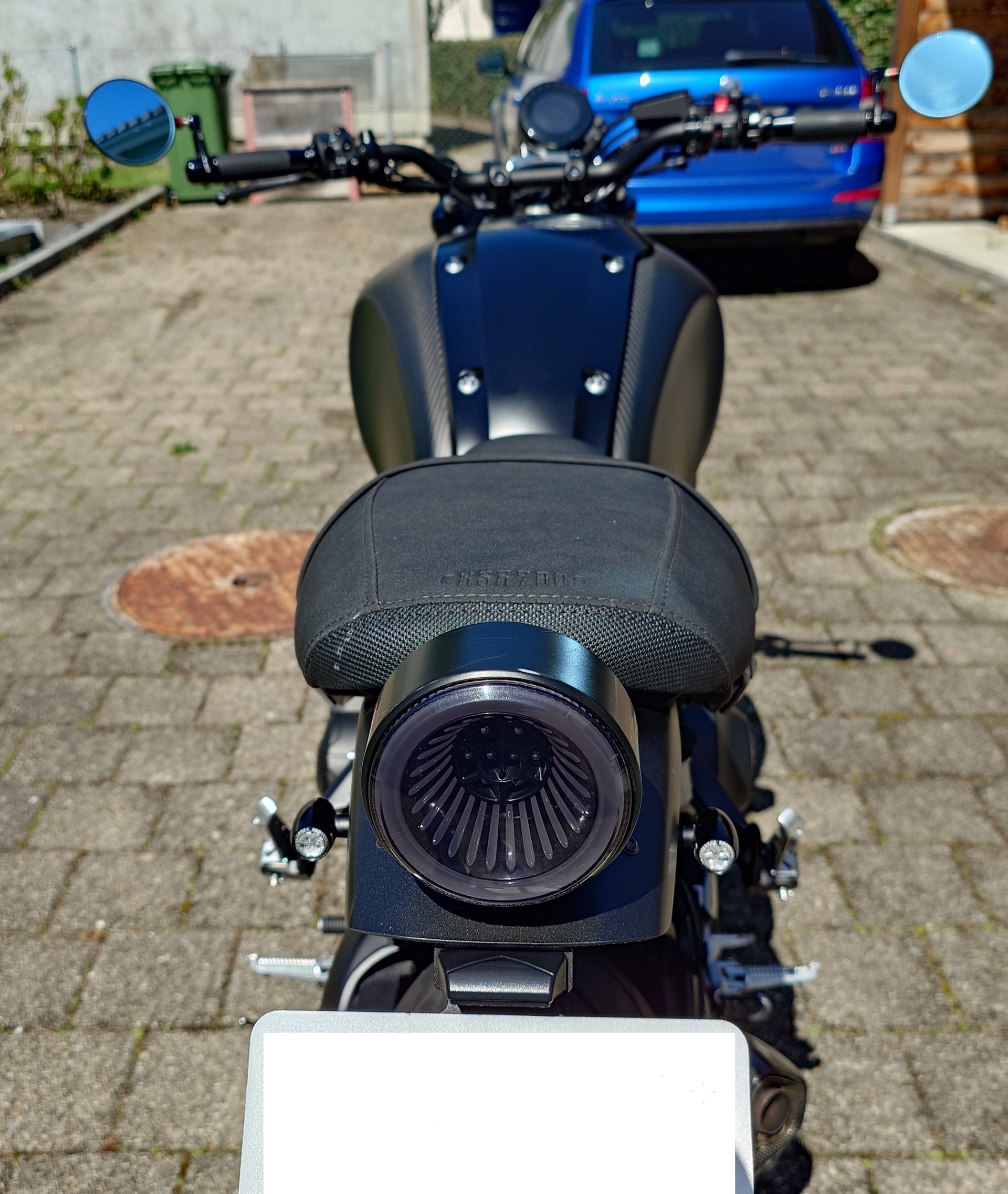 YAMAHA XSR 900-image-8