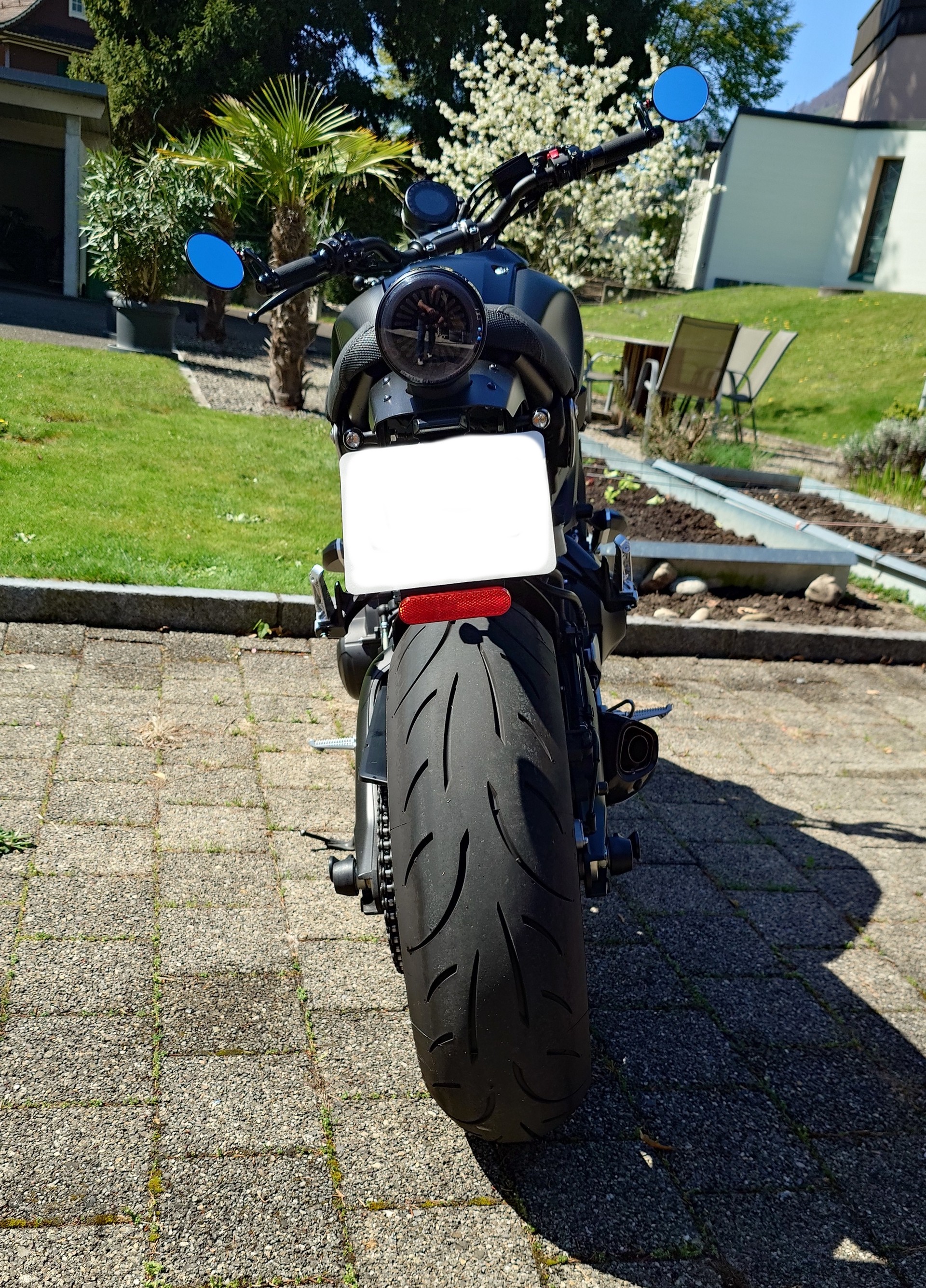 YAMAHA XSR 900-image-4