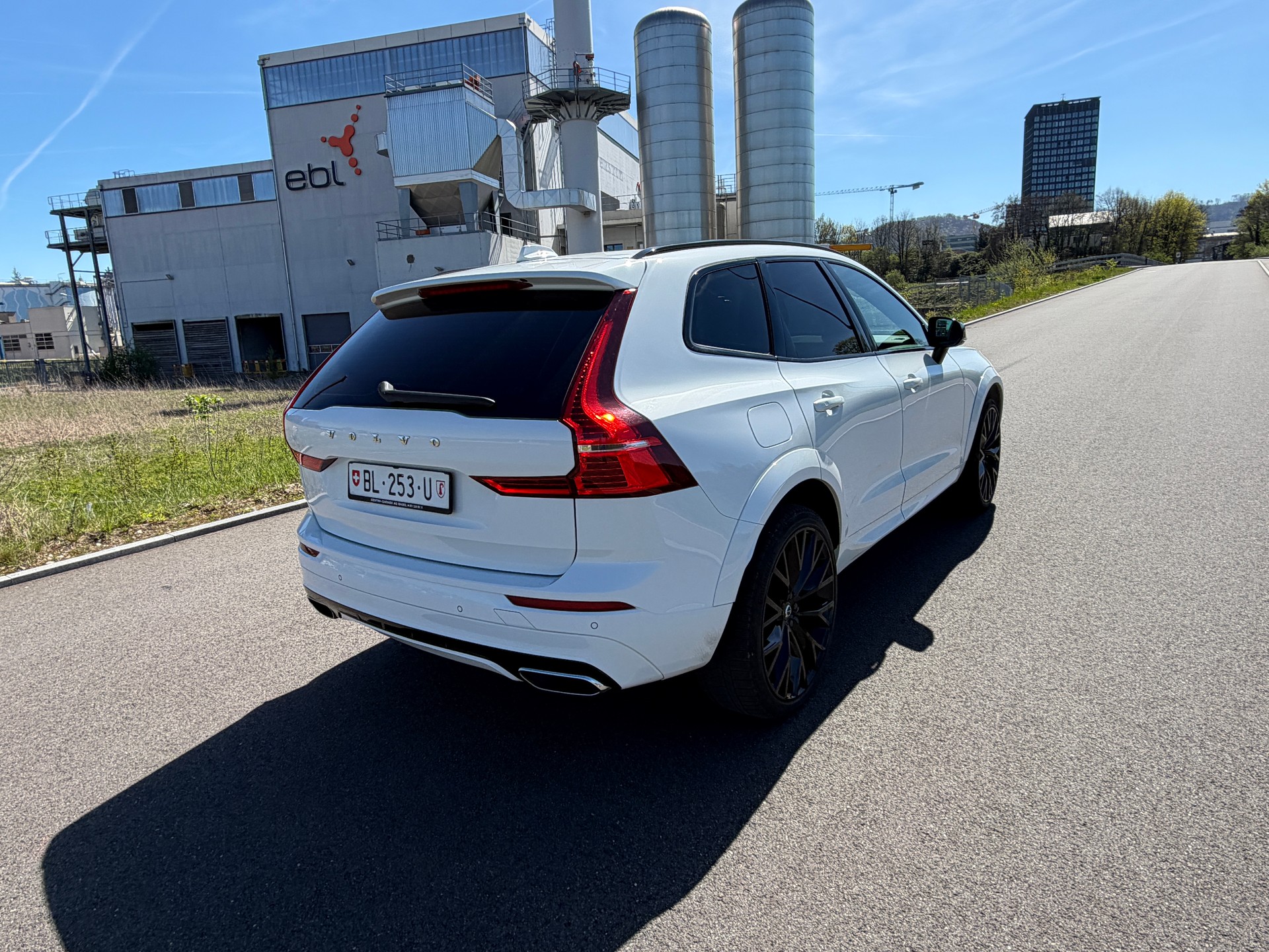 VOLVO XC60 T8 eAWD R-Design Geartronic-image-6