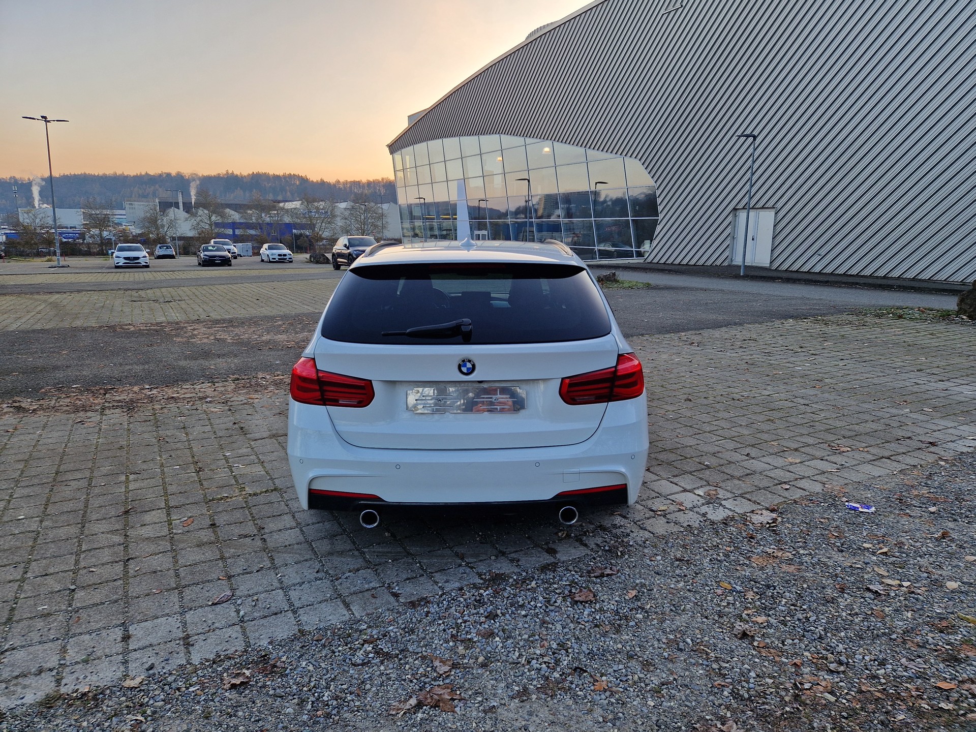 BMW 340i xDrive Touring M Sport Steptronic-image-4