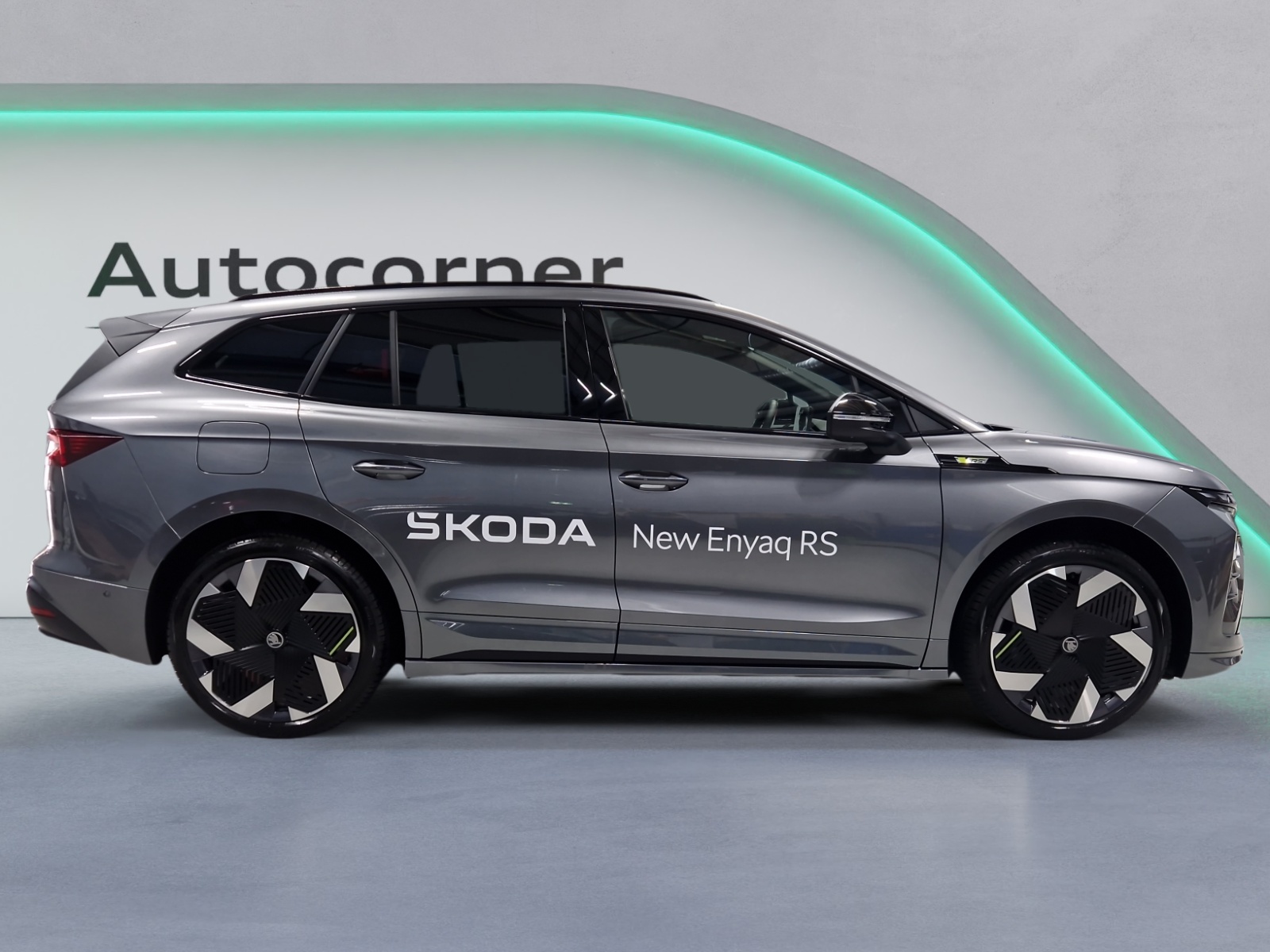 SKODA Enyaq 4x4 RS-image-7
