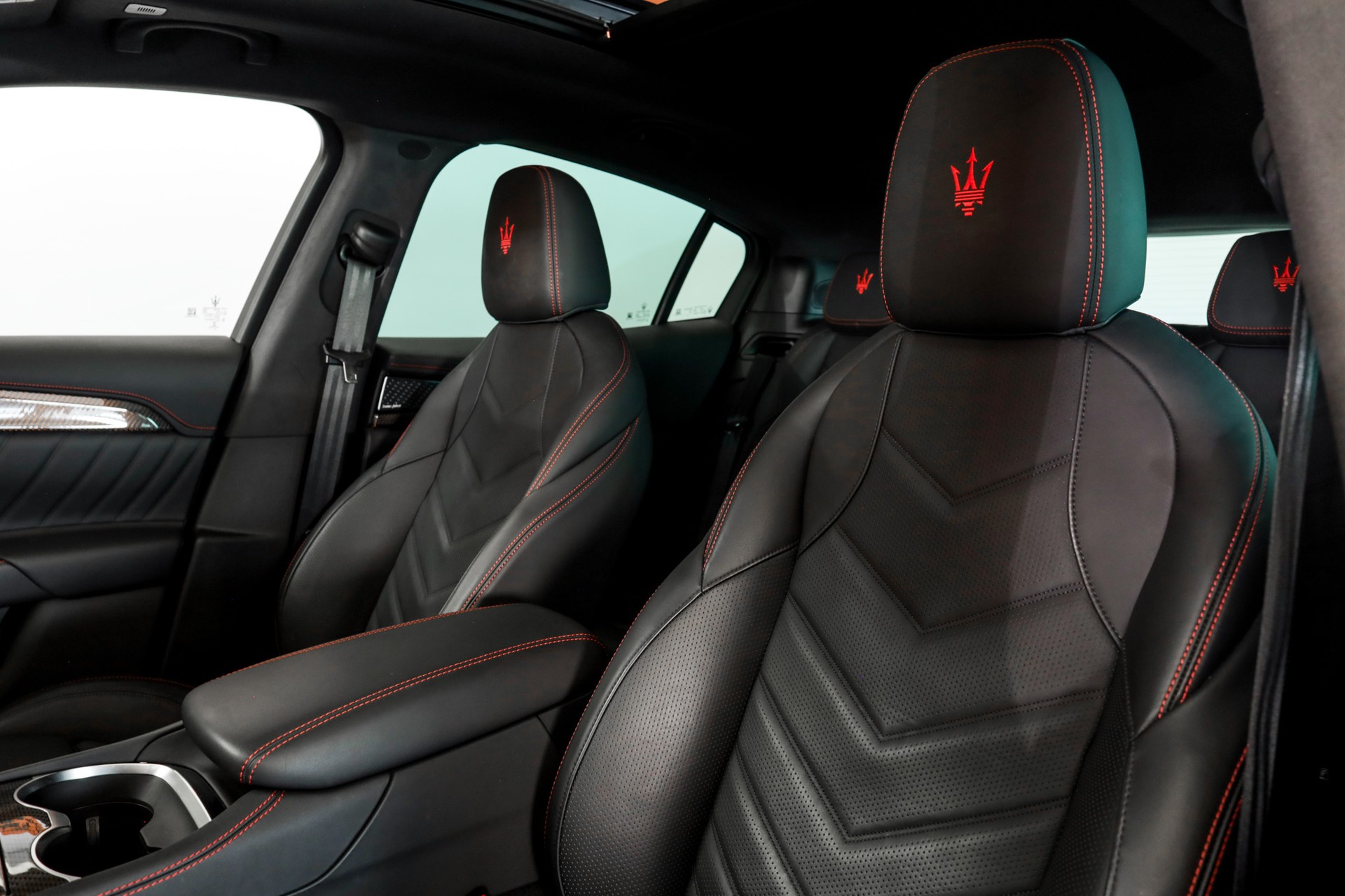 MASERATI Grecale 2.0 MHEV Modena Hybrid Automatica-image-12