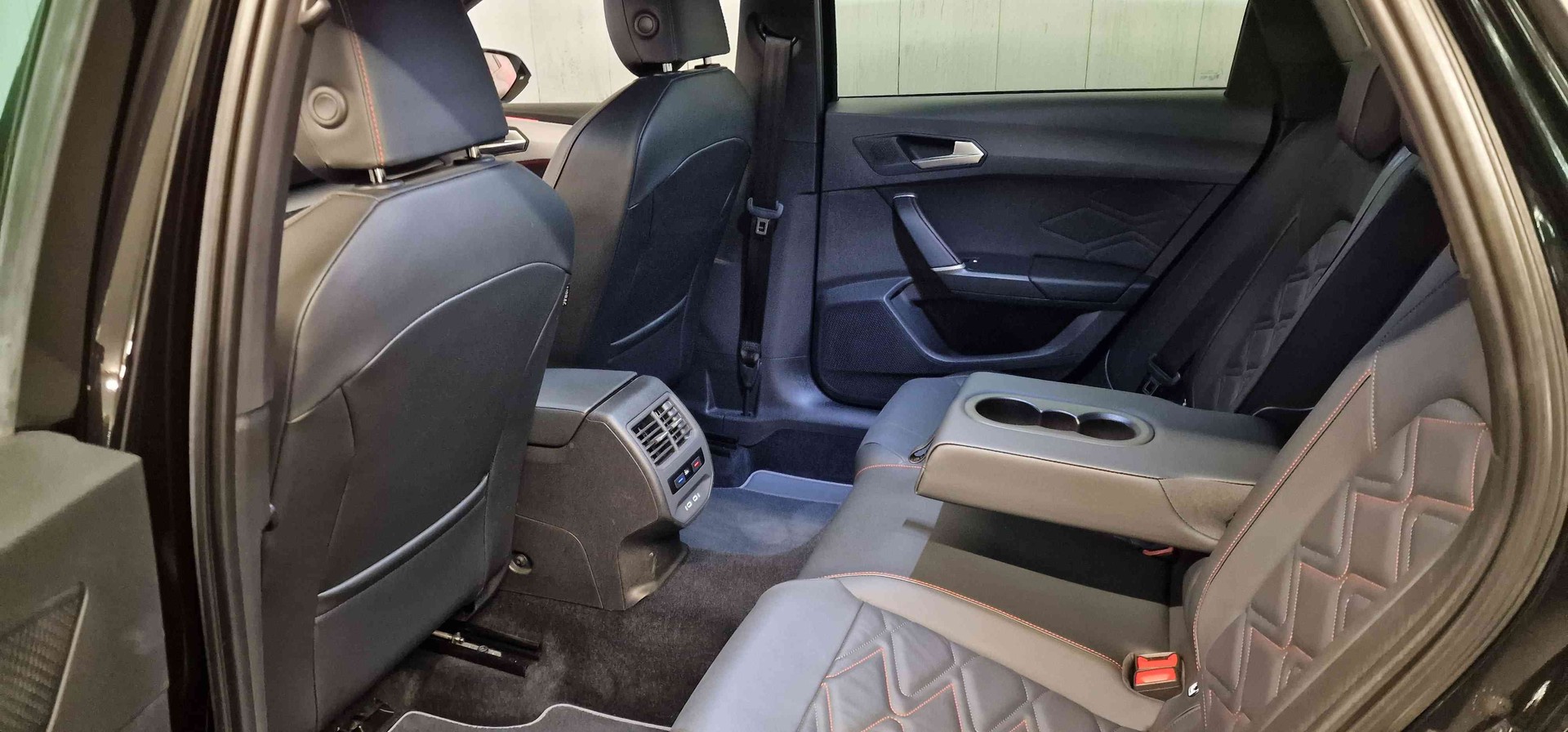SEAT Leon ST 1.4 eHybrid pHEV DSG Hola FR-image-15