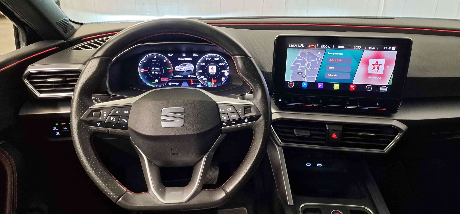 SEAT Leon ST 1.4 eHybrid pHEV DSG Hola FR-image-4
