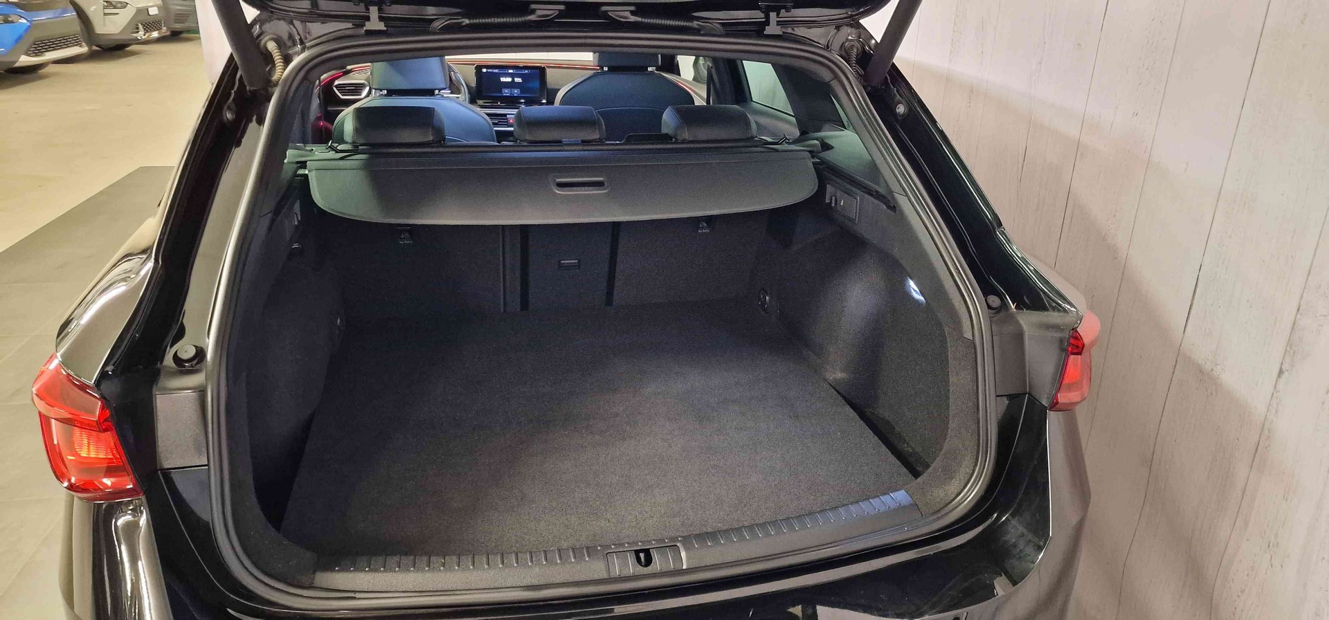 SEAT Leon ST 1.4 eHybrid pHEV DSG Hola FR-image-17