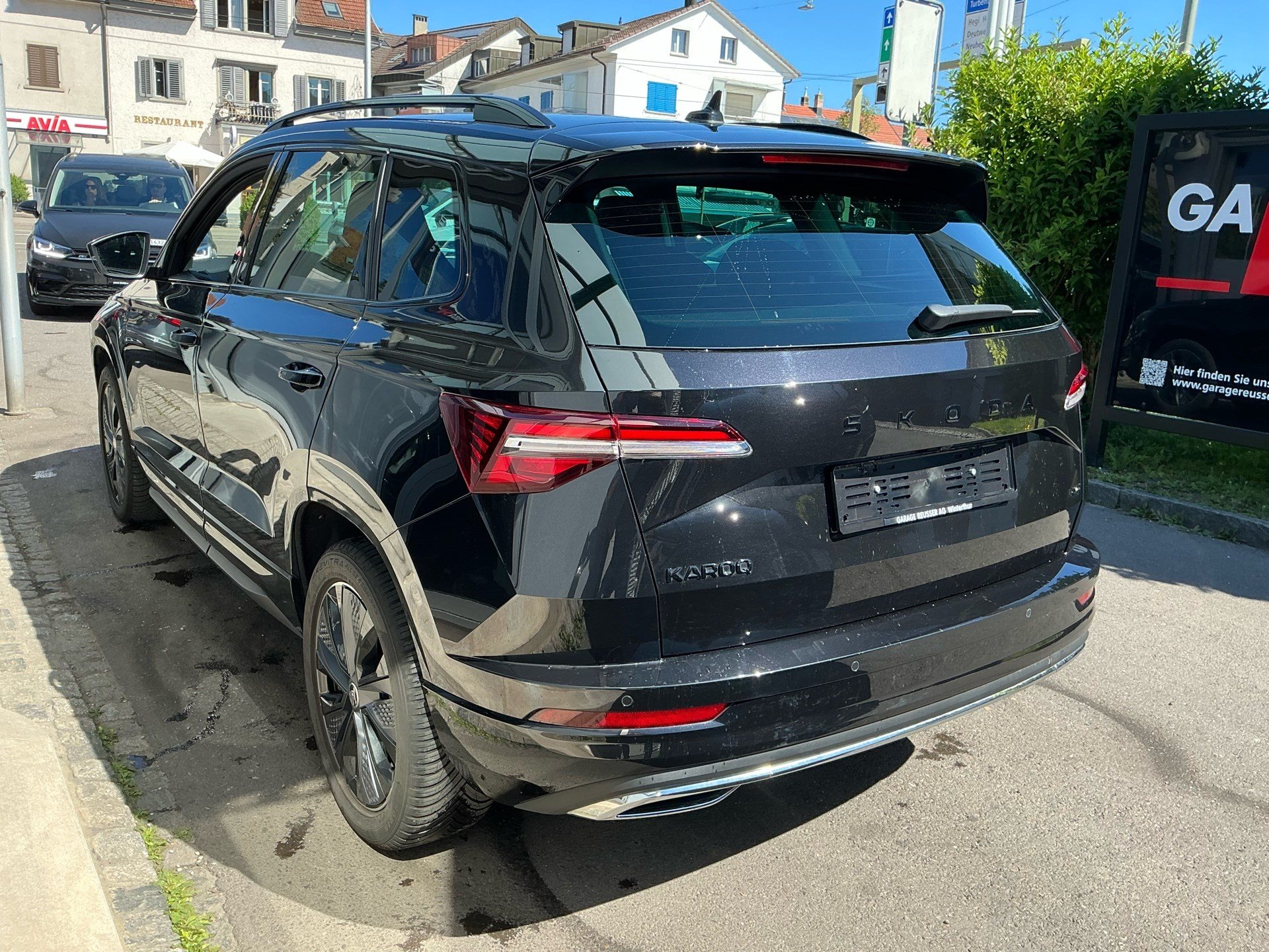 SKODA Karoq Sportline 4x4 *** PANORAMADACH & VIELES MEHR !!! ***-image-5