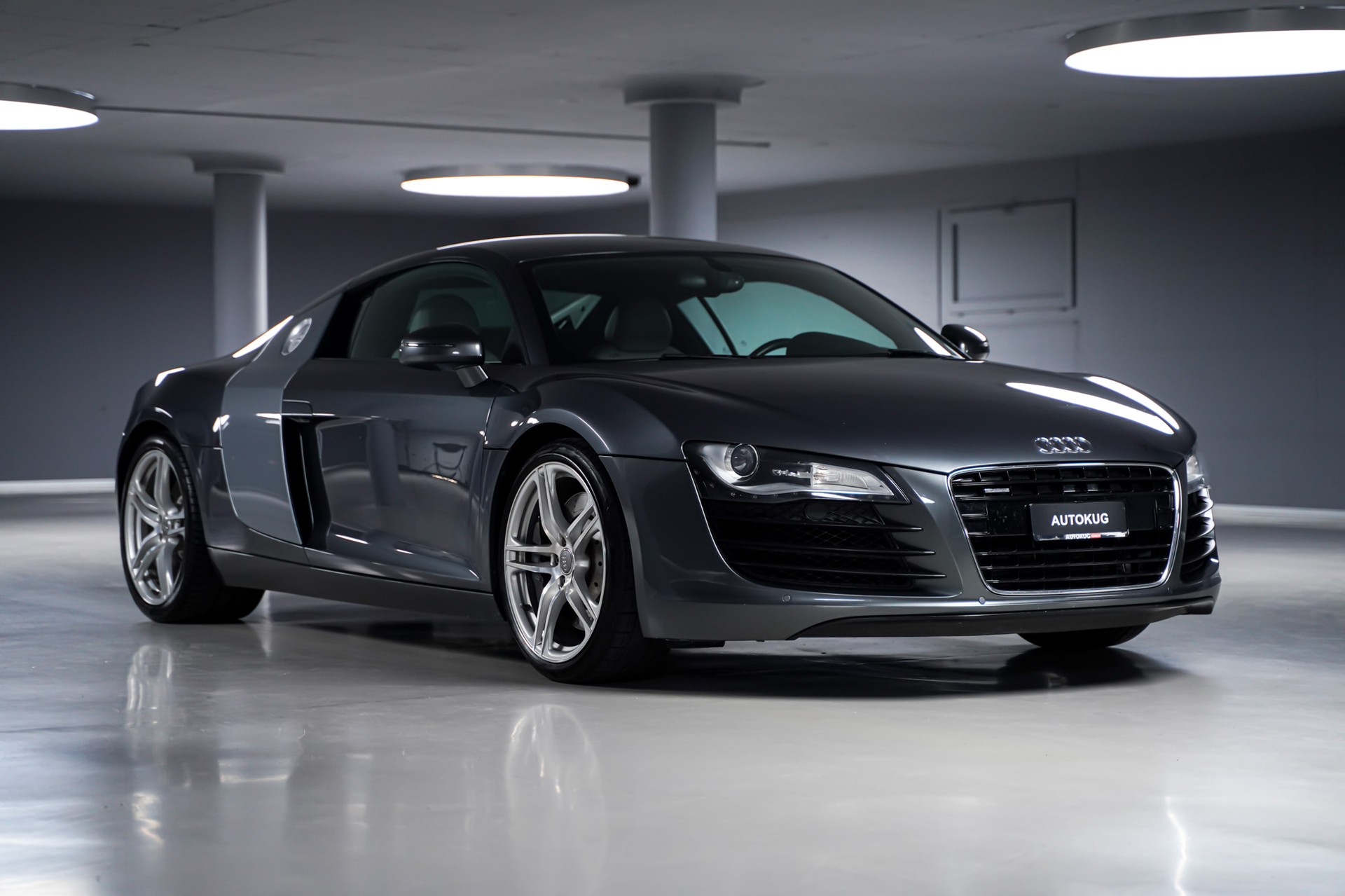 AUDI R8 Coupé 4.2-showroom-element-2