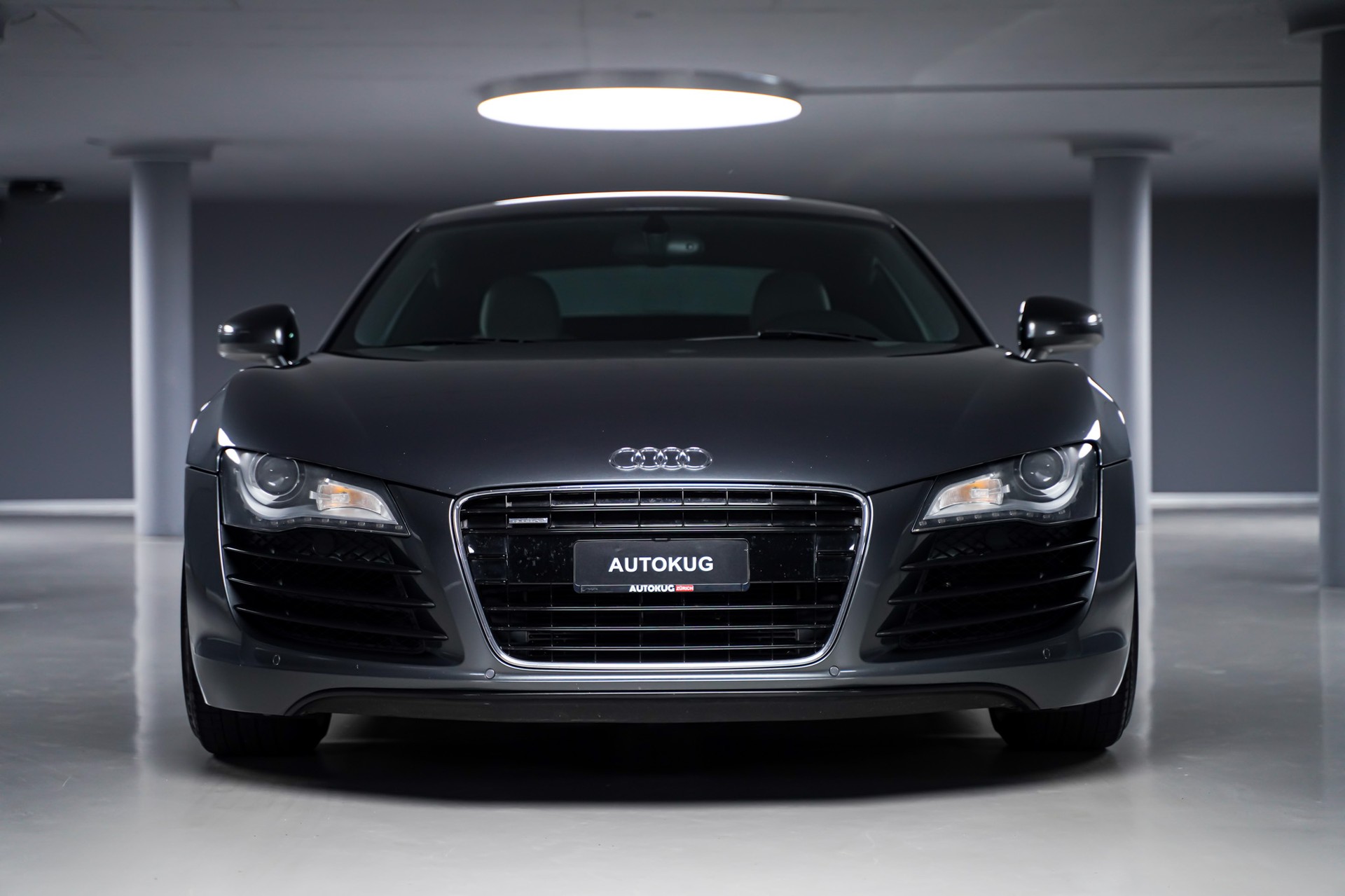 AUDI R8 Coupé 4.2-showroom-element-1