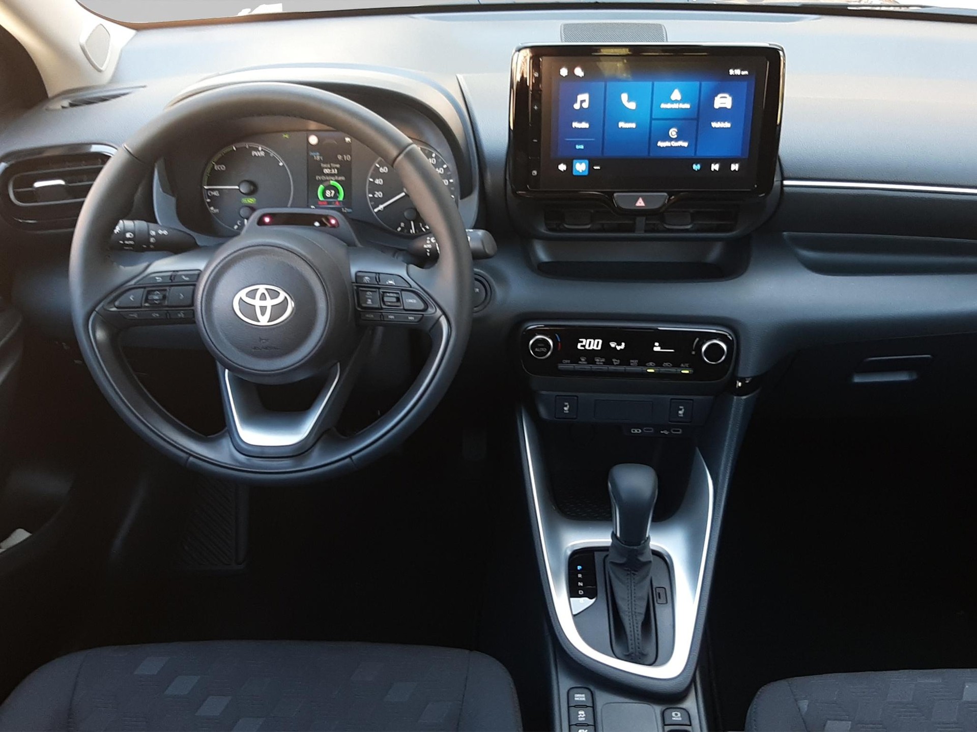 TOYOTA Yaris 1.5 VVT-i HSD Comfort-image-14