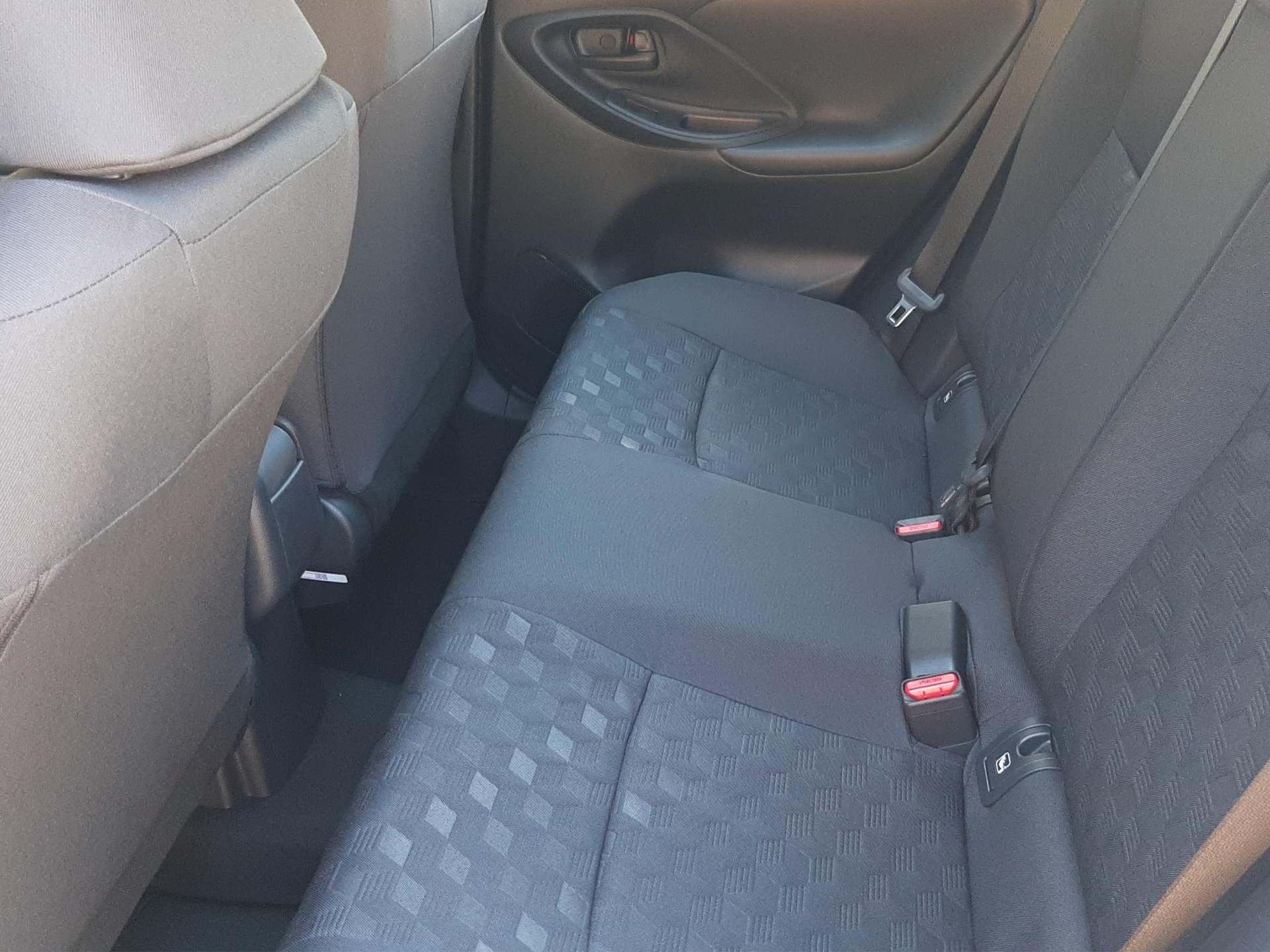 TOYOTA Yaris 1.5 VVT-i HSD Comfort-image-7