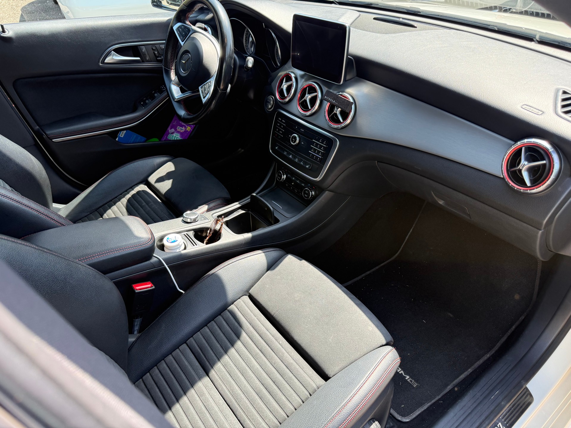 MERCEDES-BENZ CLA Shooting Brake 220 CDI AMG Line 4Matic 7G-DCT-image-3