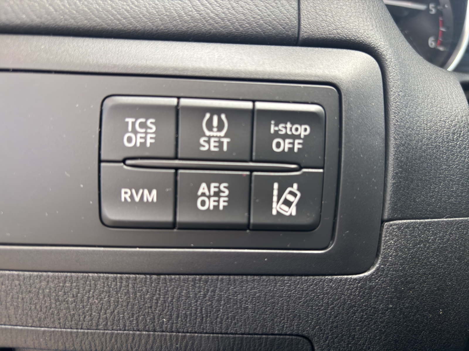 MAZDA CX-5 2.2 D HP Revolution AWD Automatic mit Leder, Navi & Winterräder-image-18