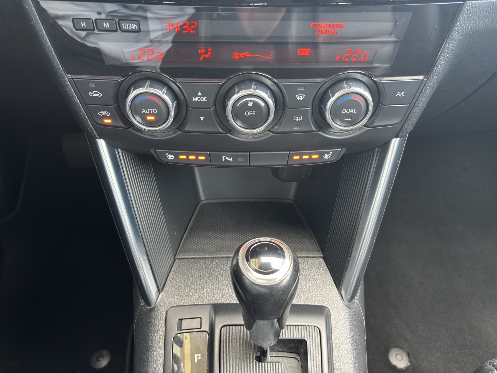 MAZDA CX-5 2.2 D HP Revolution AWD Automatic mit Leder, Navi & Winterräder-image-17