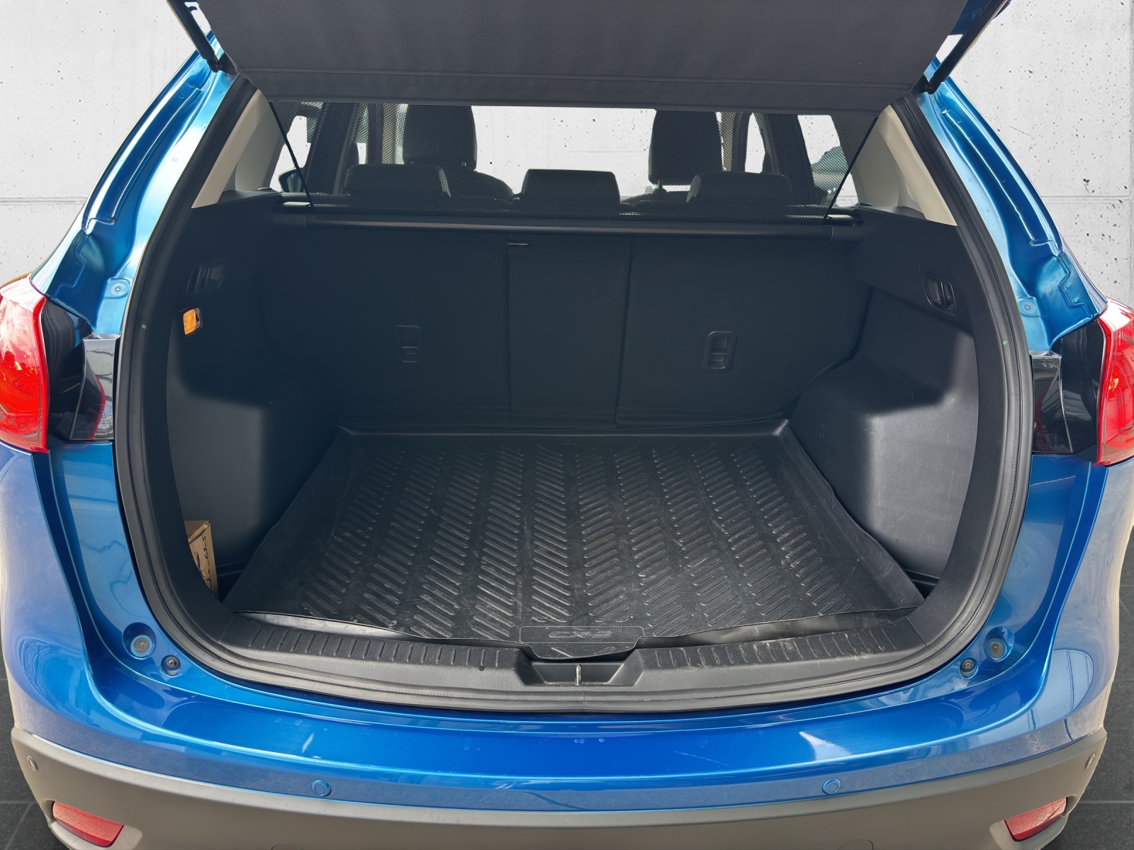 MAZDA CX-5 2.2 D HP Revolution AWD Automatic mit Leder, Navi & Winterräder-image-8