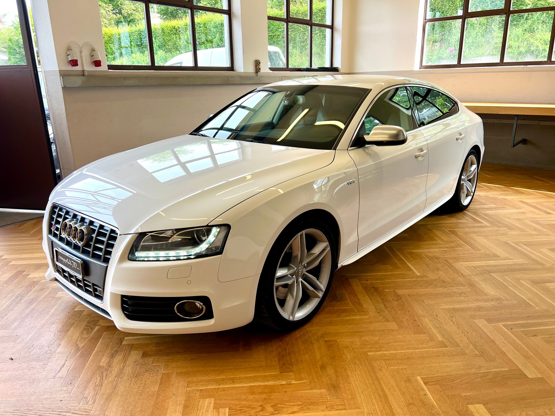 AUDI S5 Sportback 3.0 TFSI quattro S-tronic-showroom-element-2
