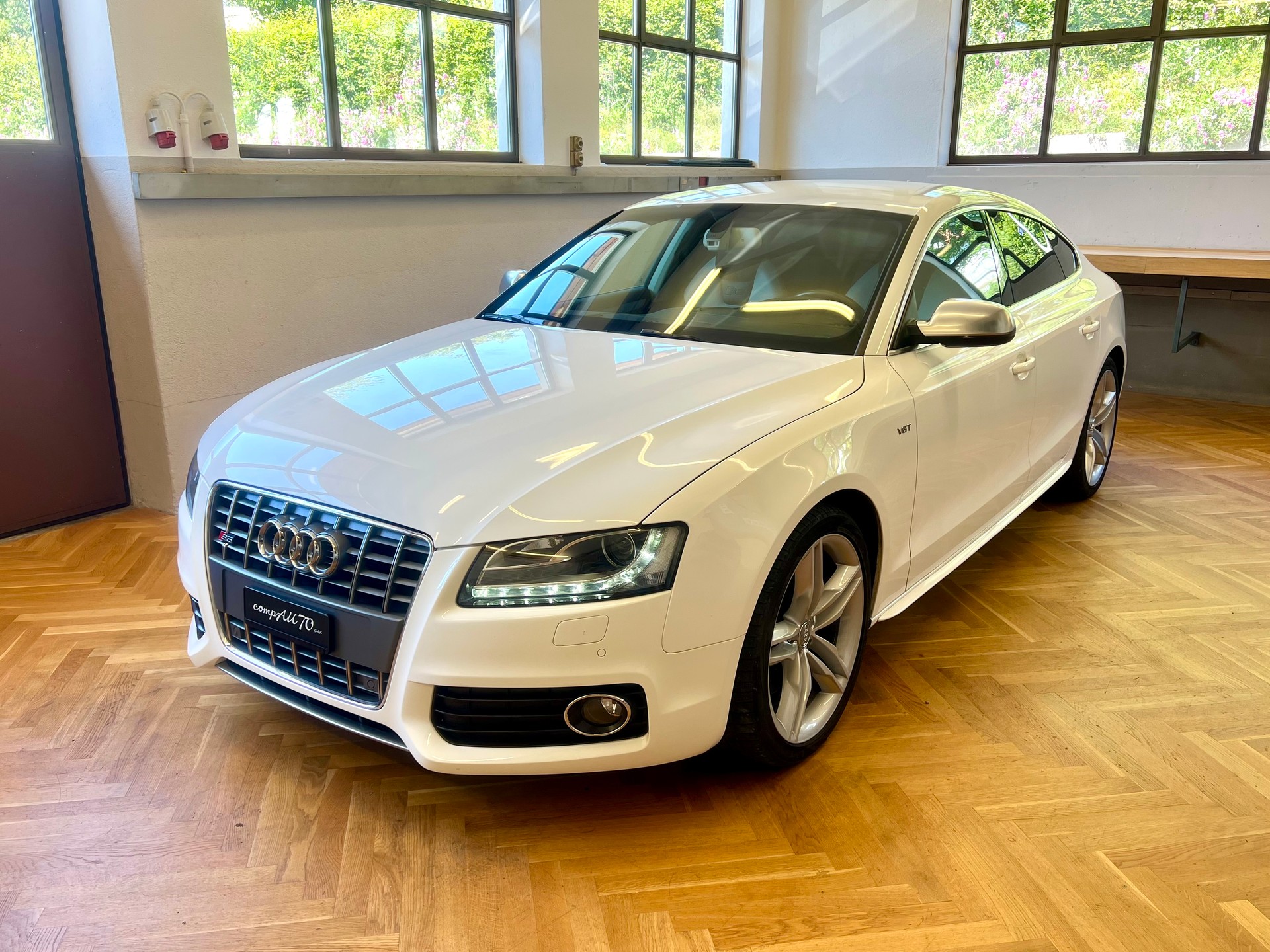 AUDI S5 Sportback 3.0 TFSI quattro S-tronic-showroom-element-1