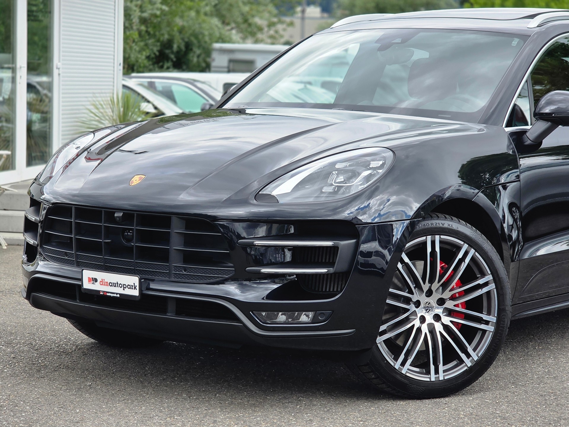 PORSCHE Macan Turbo PDK * CH-Fahrzeug * Frisch ab MFK * alle Service bei Porsche *-showroom-element-2