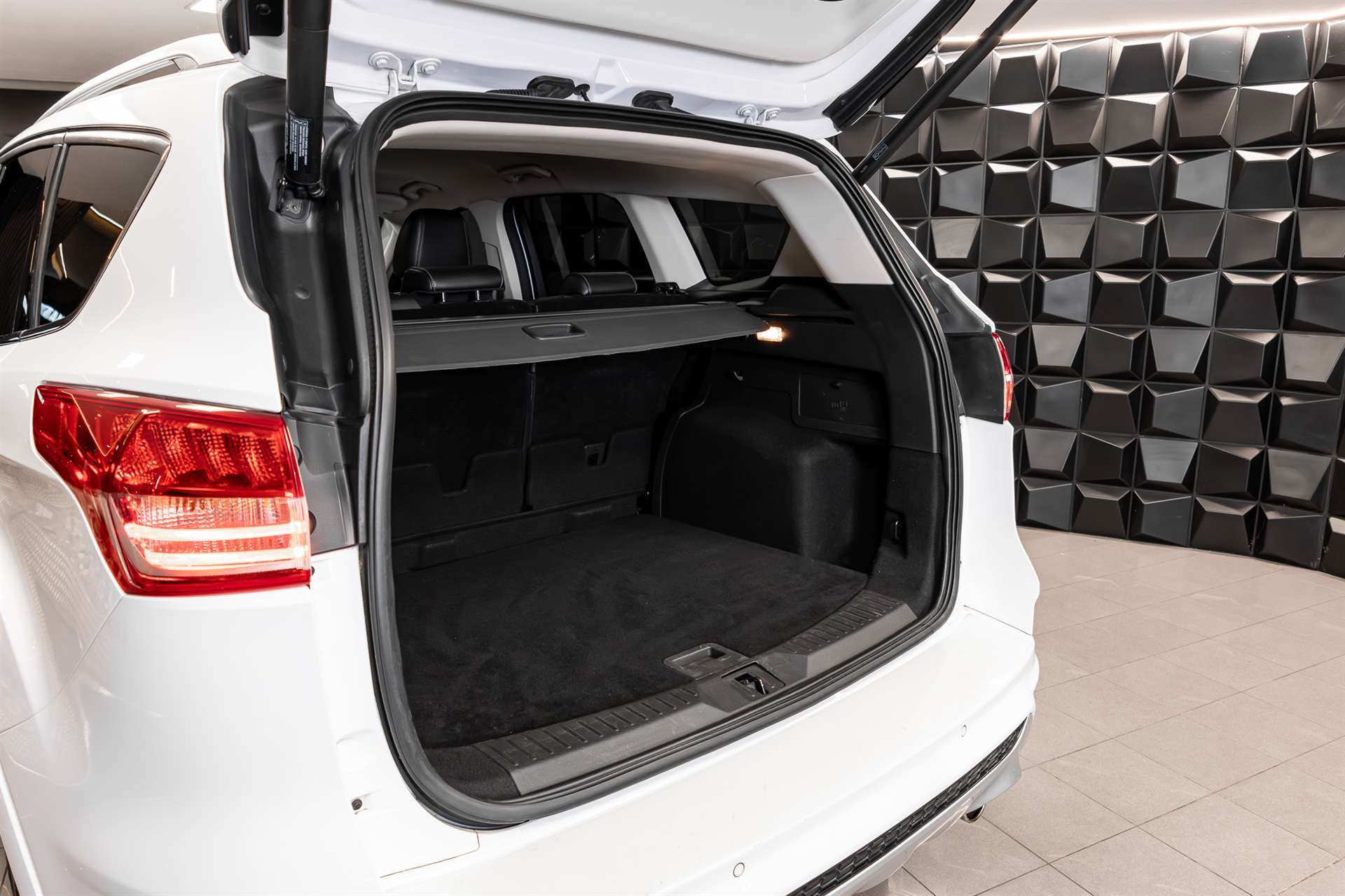 FORD Kuga 2.0 TDCi Titanium S 4WD PowerShift-image-21