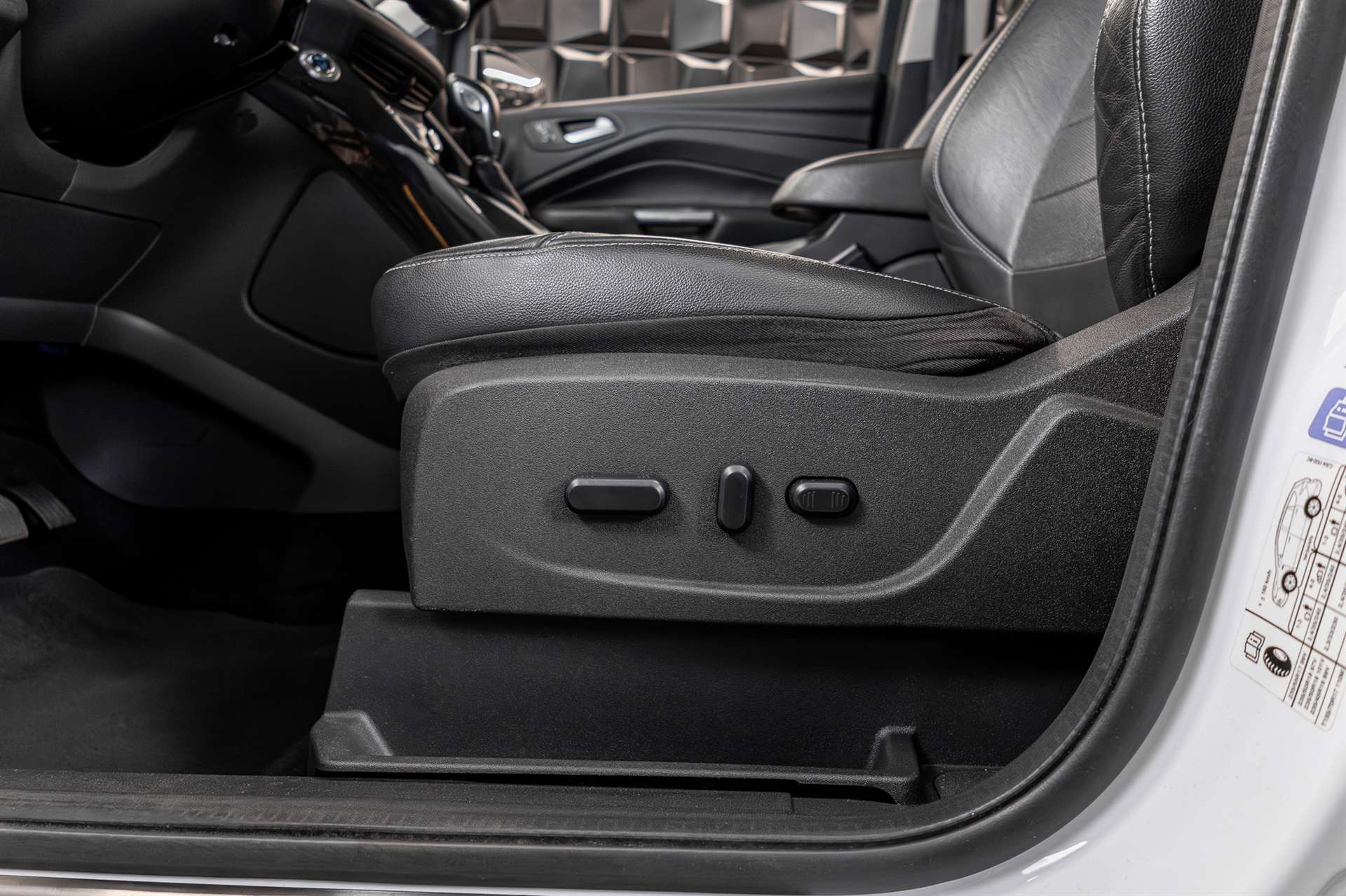 FORD Kuga 2.0 TDCi Titanium S 4WD PowerShift-image-10