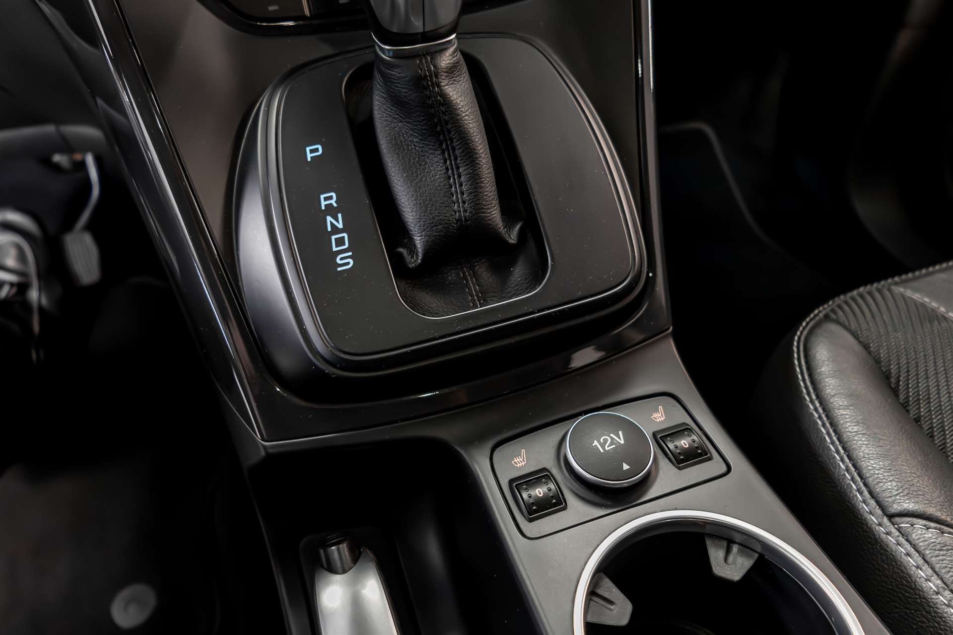 FORD Kuga 2.0 TDCi Titanium S 4WD PowerShift-image-17