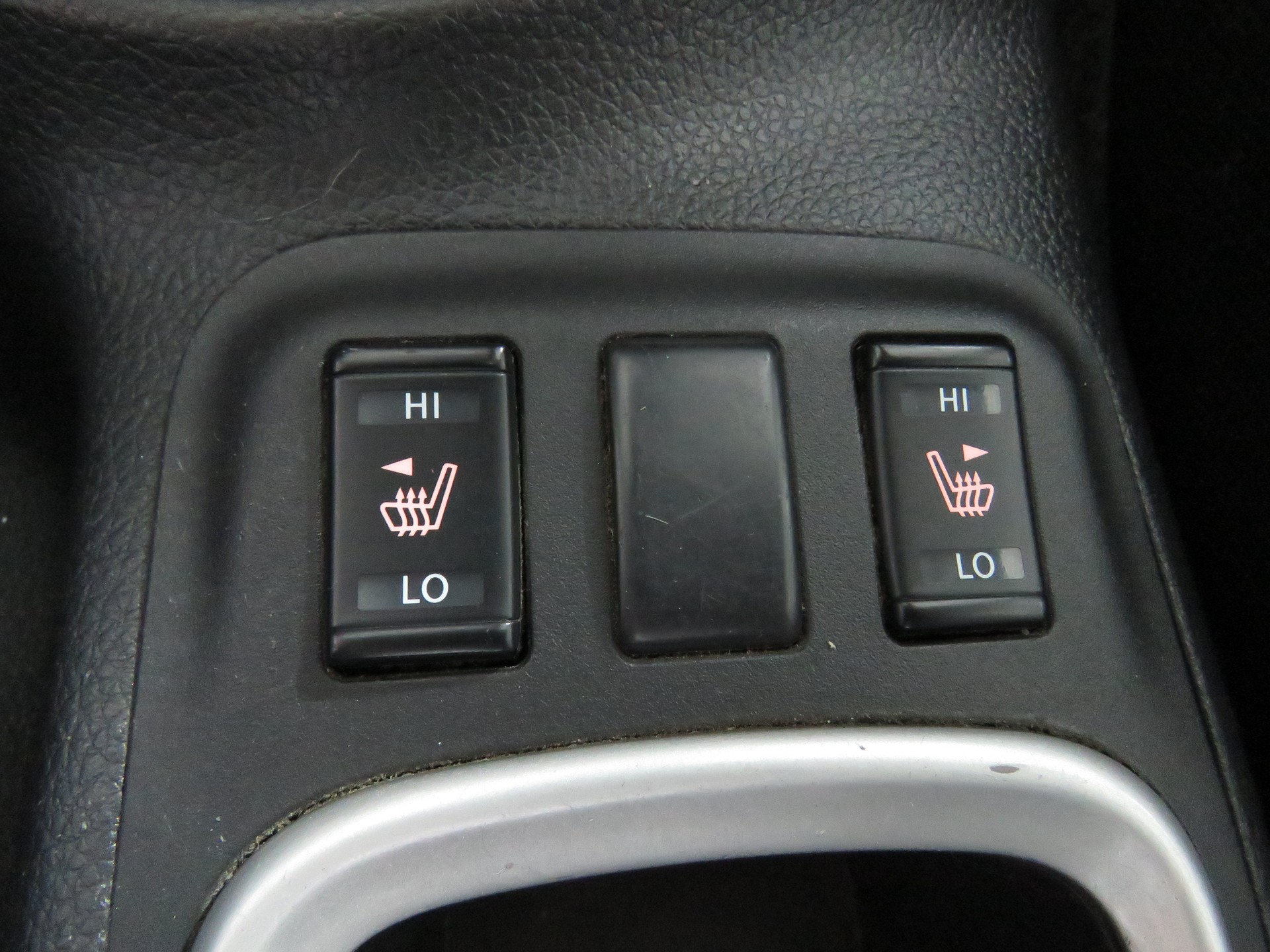 NISSAN Navara Double Cab Acenta 2.3 dCi 4WD (AHK 3.5 t, NL 850 kg)-image-17