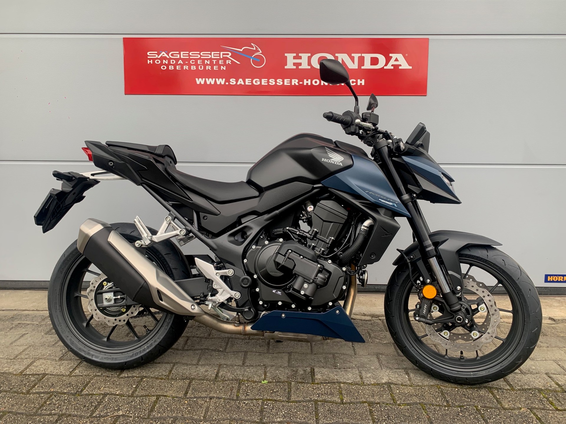 HONDA CB 750 Hornet E-CLUTCH