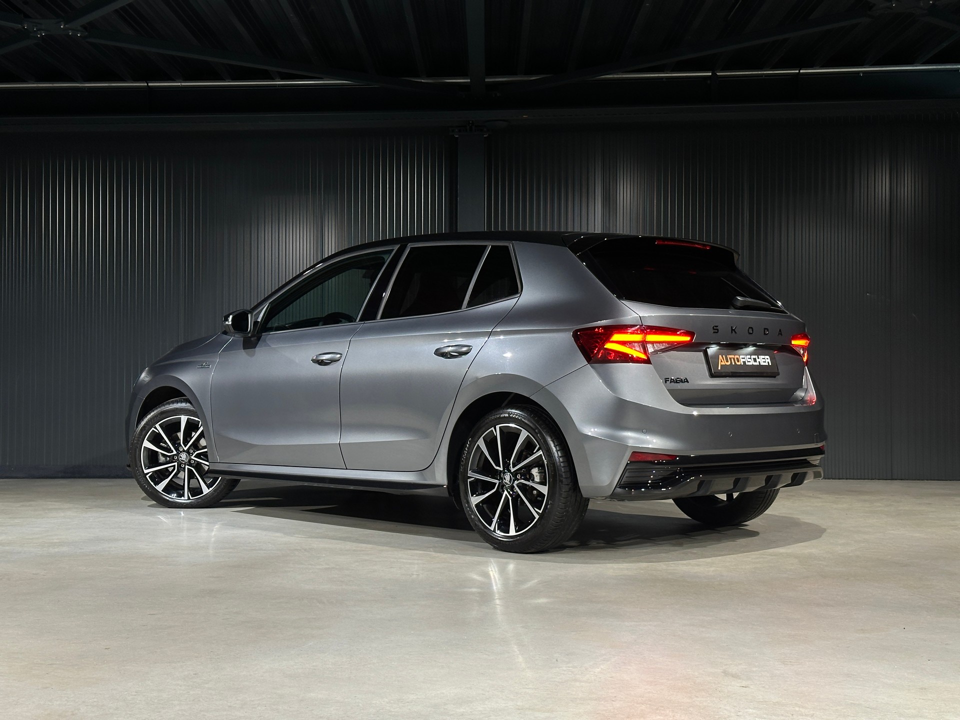 SKODA Fabia 1.0 TSI Monte Carlo DSG-showroom-element-1
