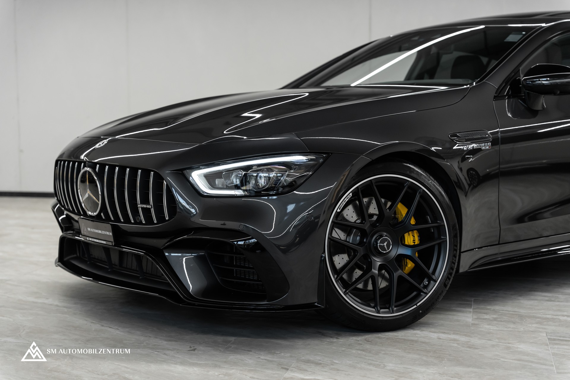 MERCEDES-BENZ AMG GT 63 S 4matic+ / Aeropaket / Carbon / Standheizung / Sitzbelüftung-image-4